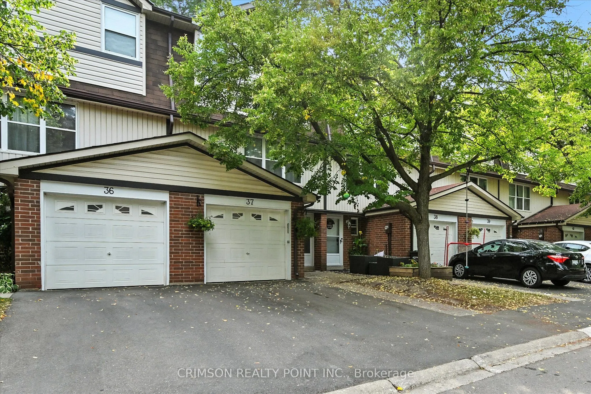 235 Bronte Street S, #37