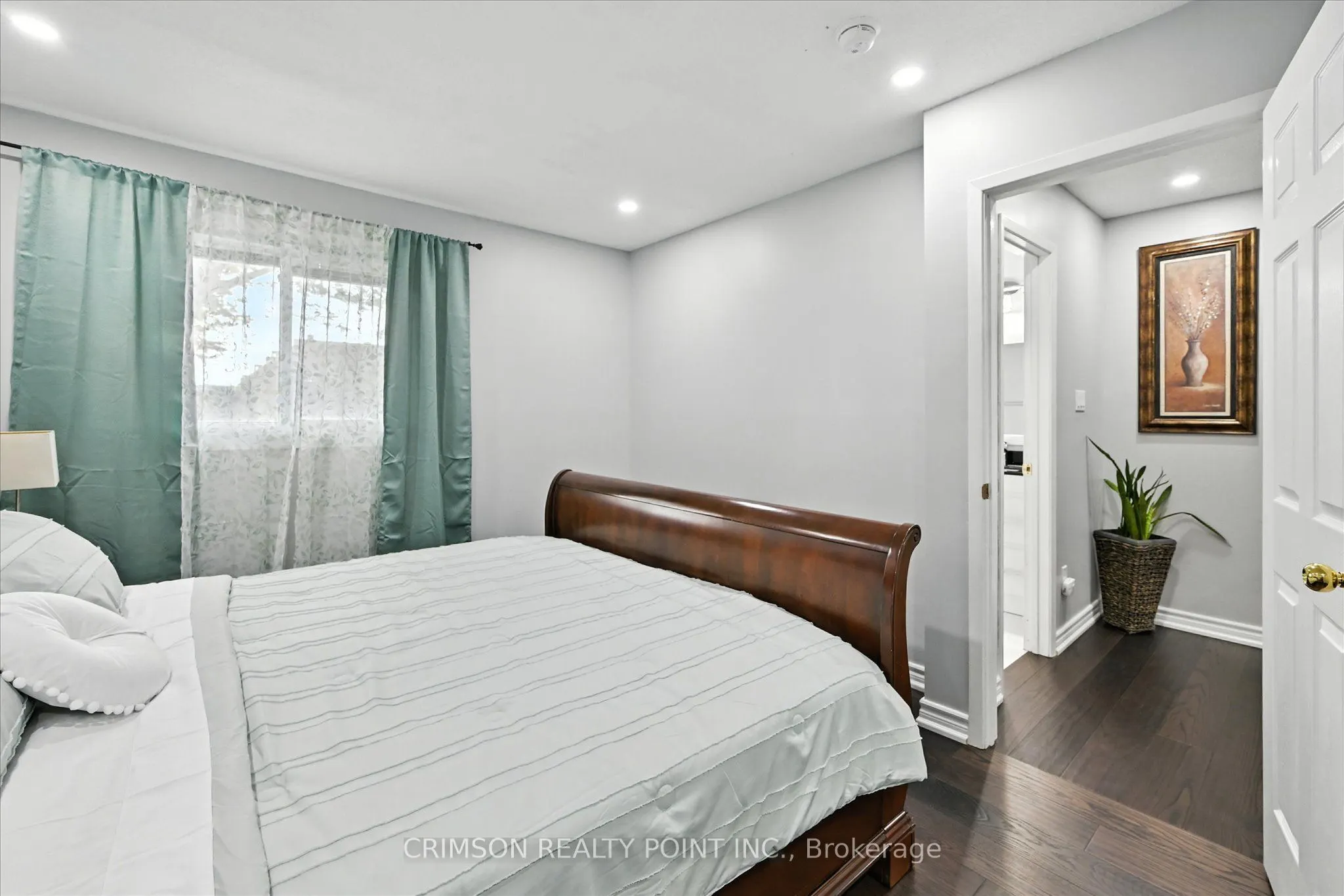 235 Bronte Street S, #37