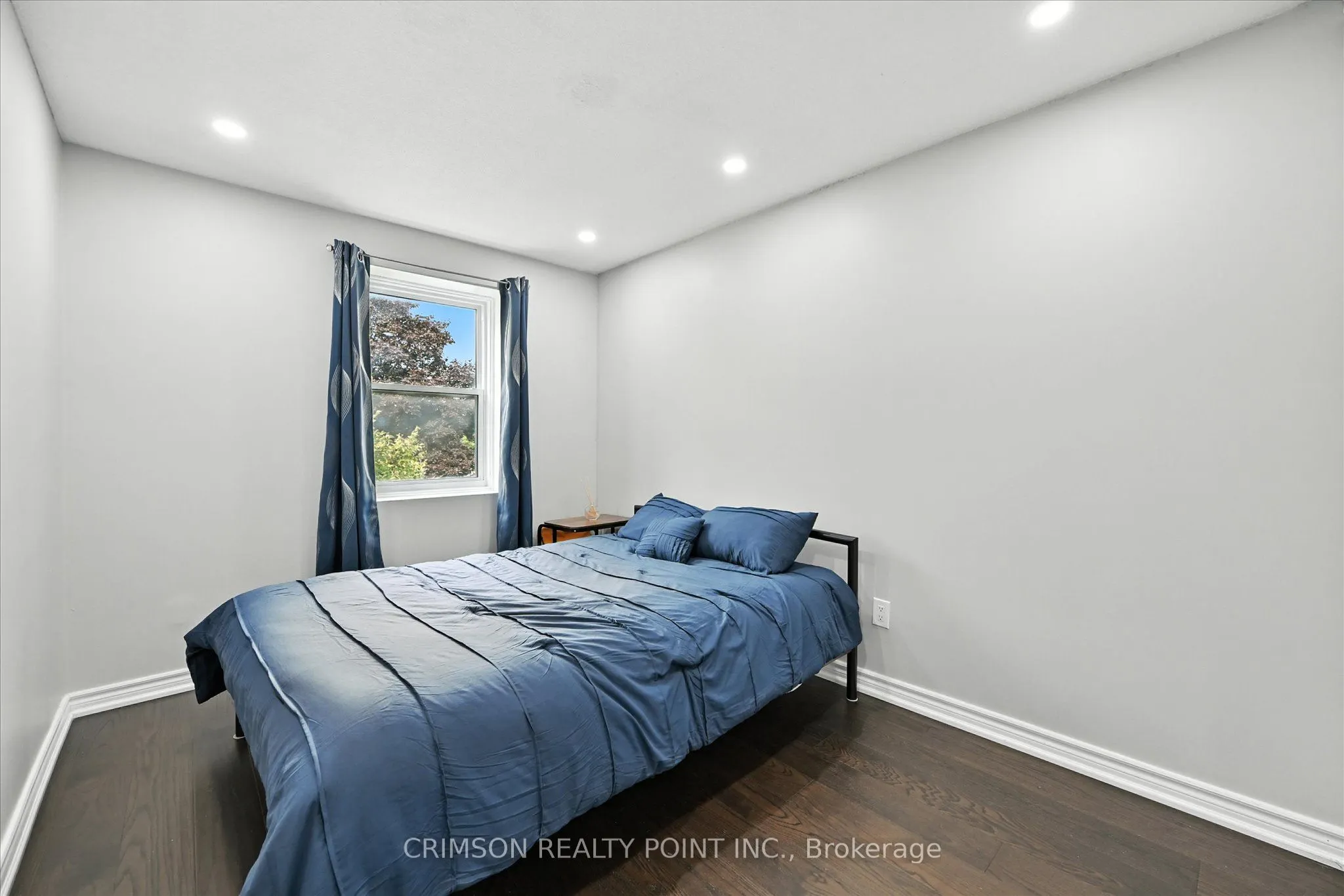 235 Bronte Street S, #37