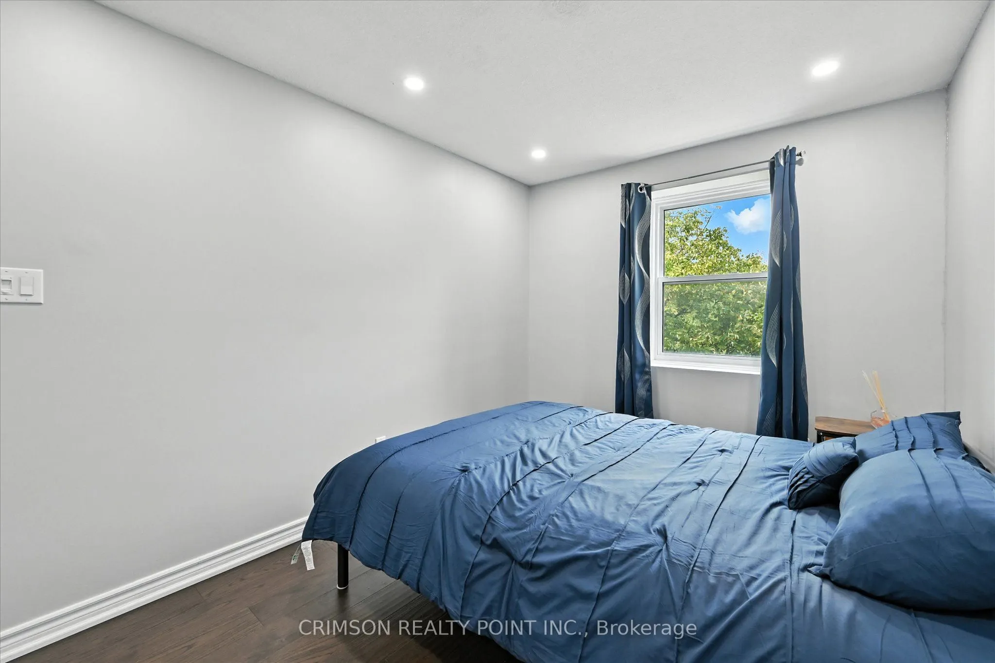 235 Bronte Street S, #37