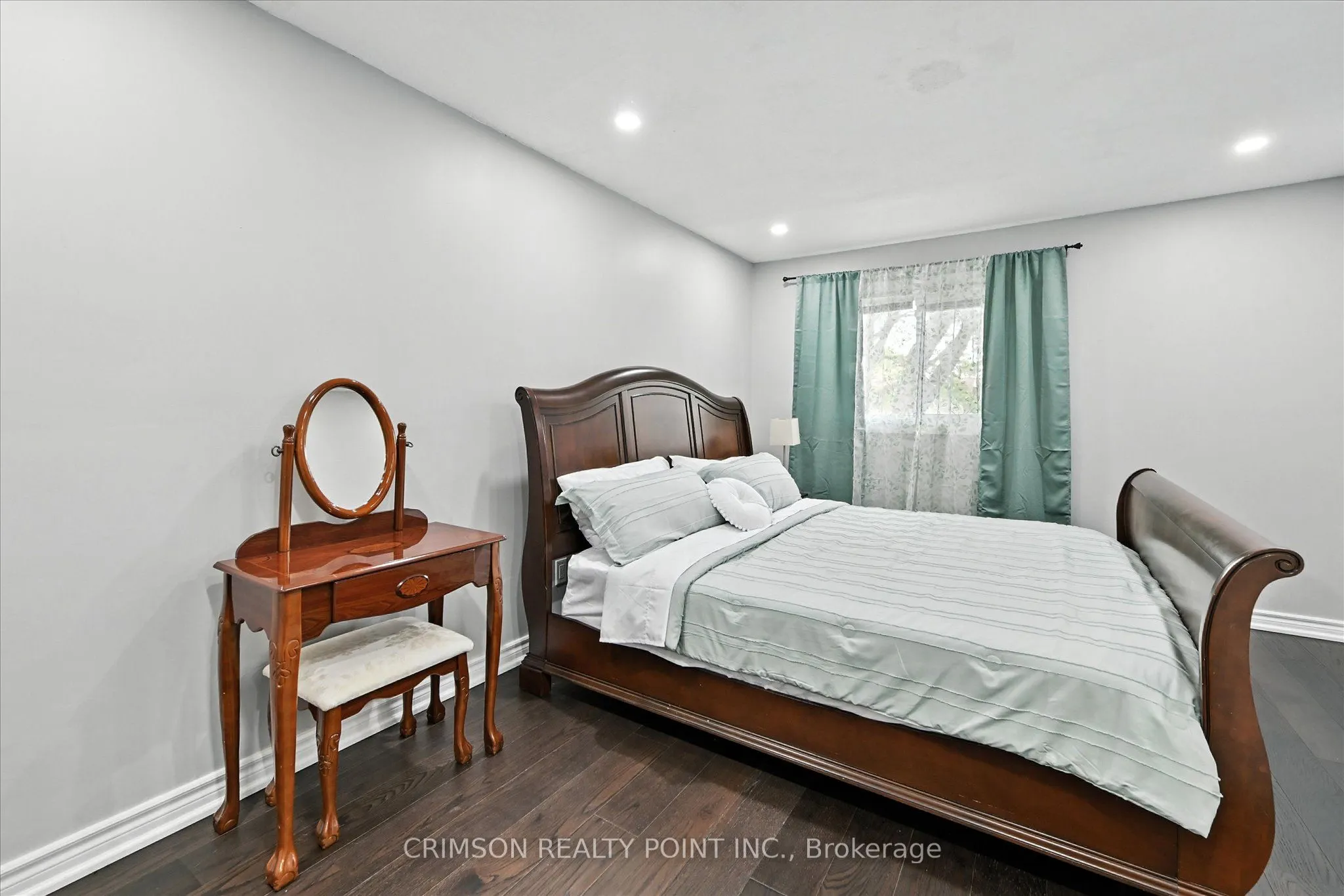 235 Bronte Street S, #37