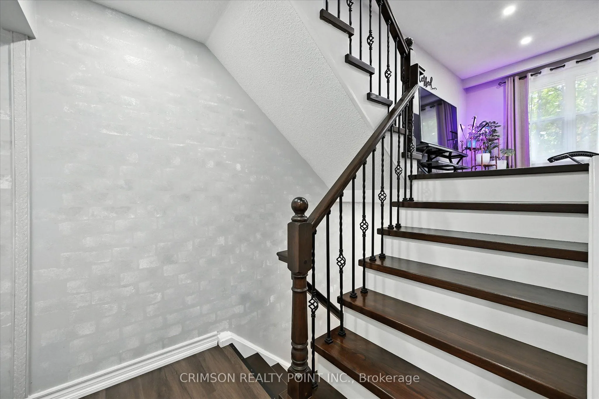 235 Bronte Street S, #37