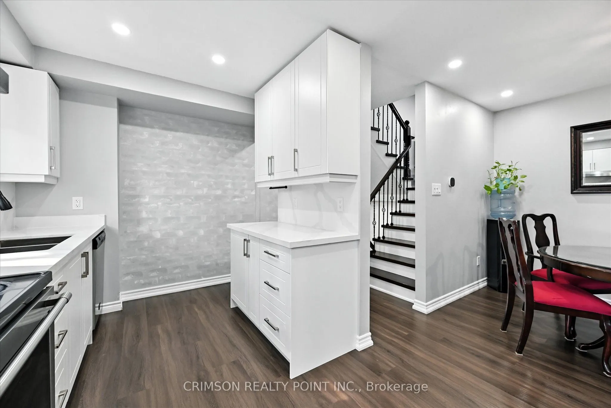 235 Bronte Street S, #37