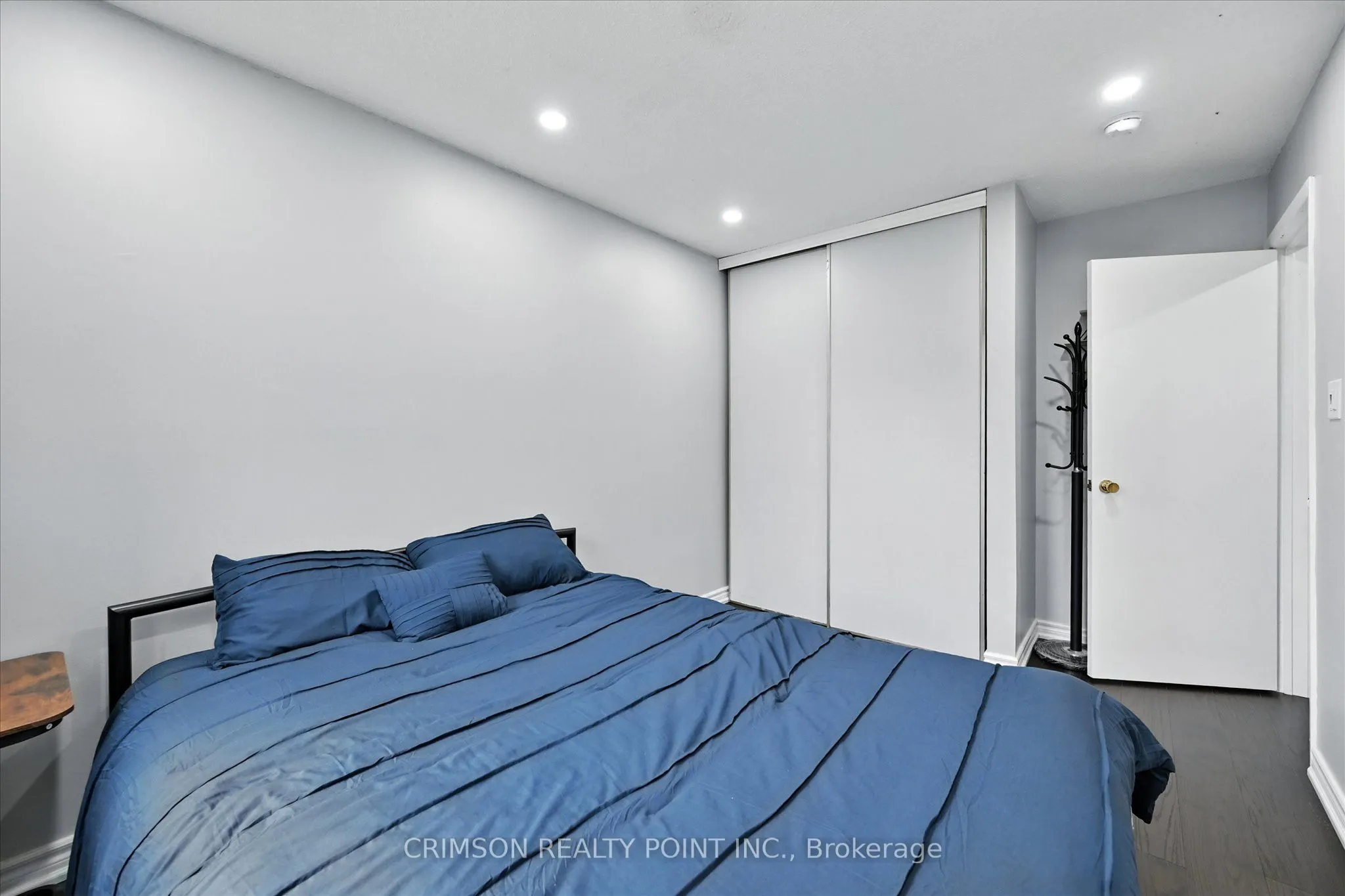 235 Bronte Street S, #37