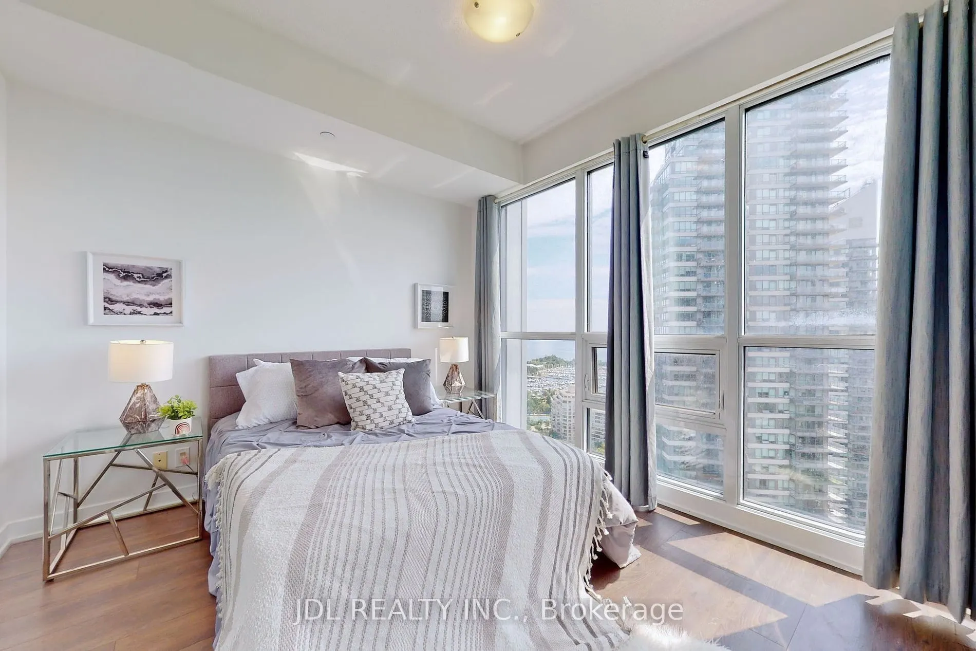 2212 Lakeshore Boulevard W, #3206