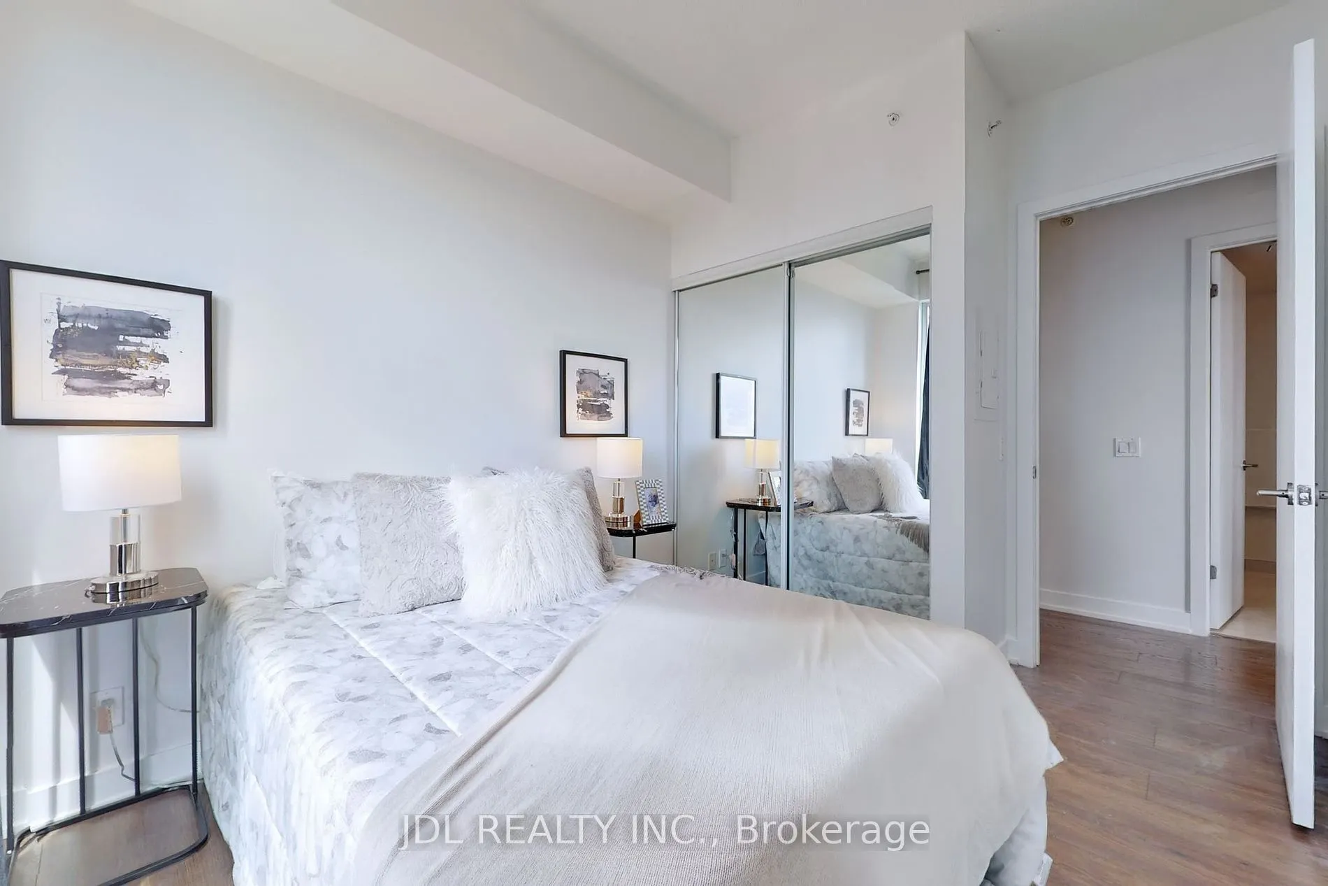 2212 Lakeshore Boulevard W, #3206