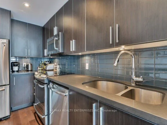 2212 Lake Shore Boulevard W, #Lph06
