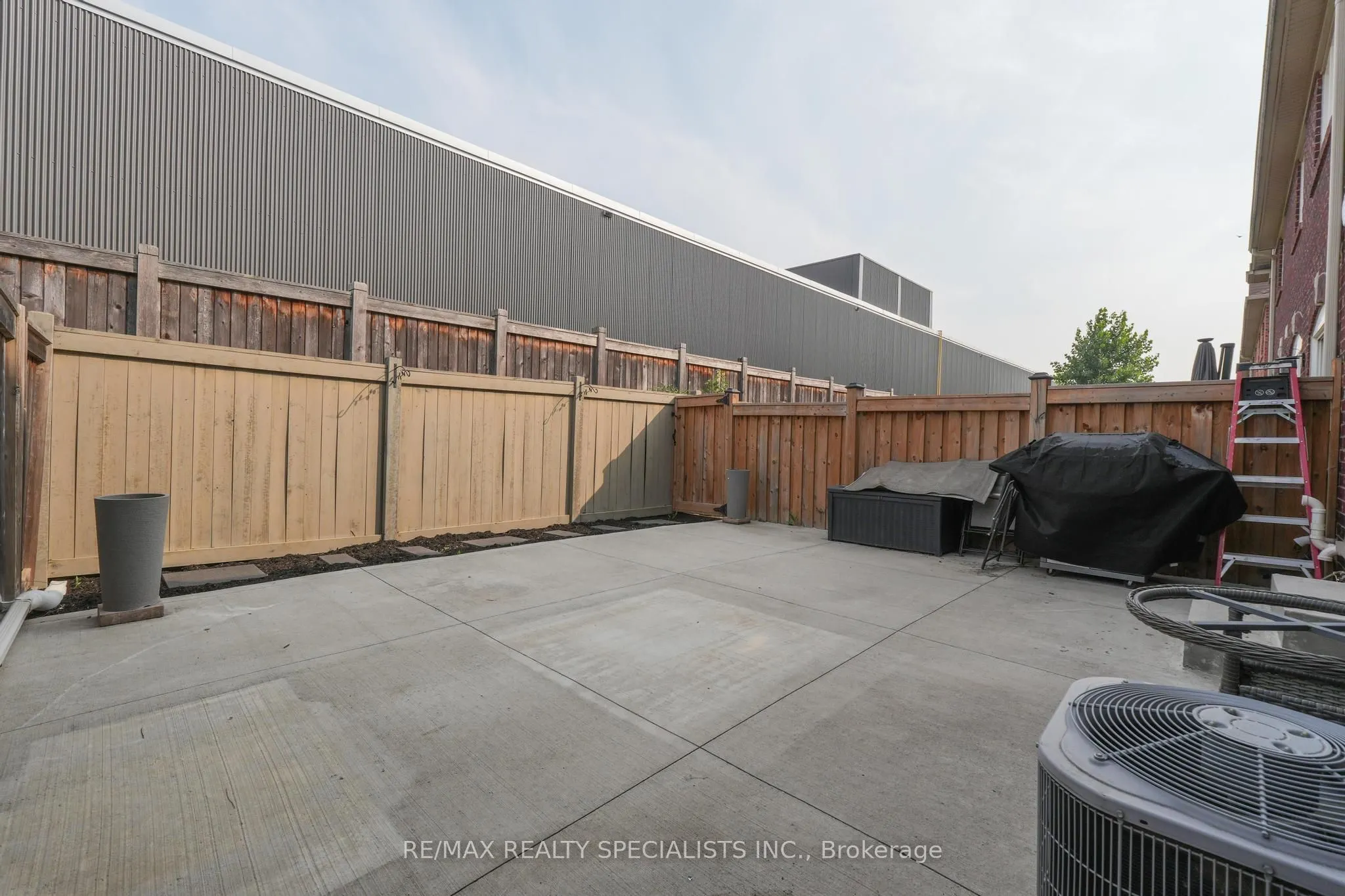 307 Chuchmach Close