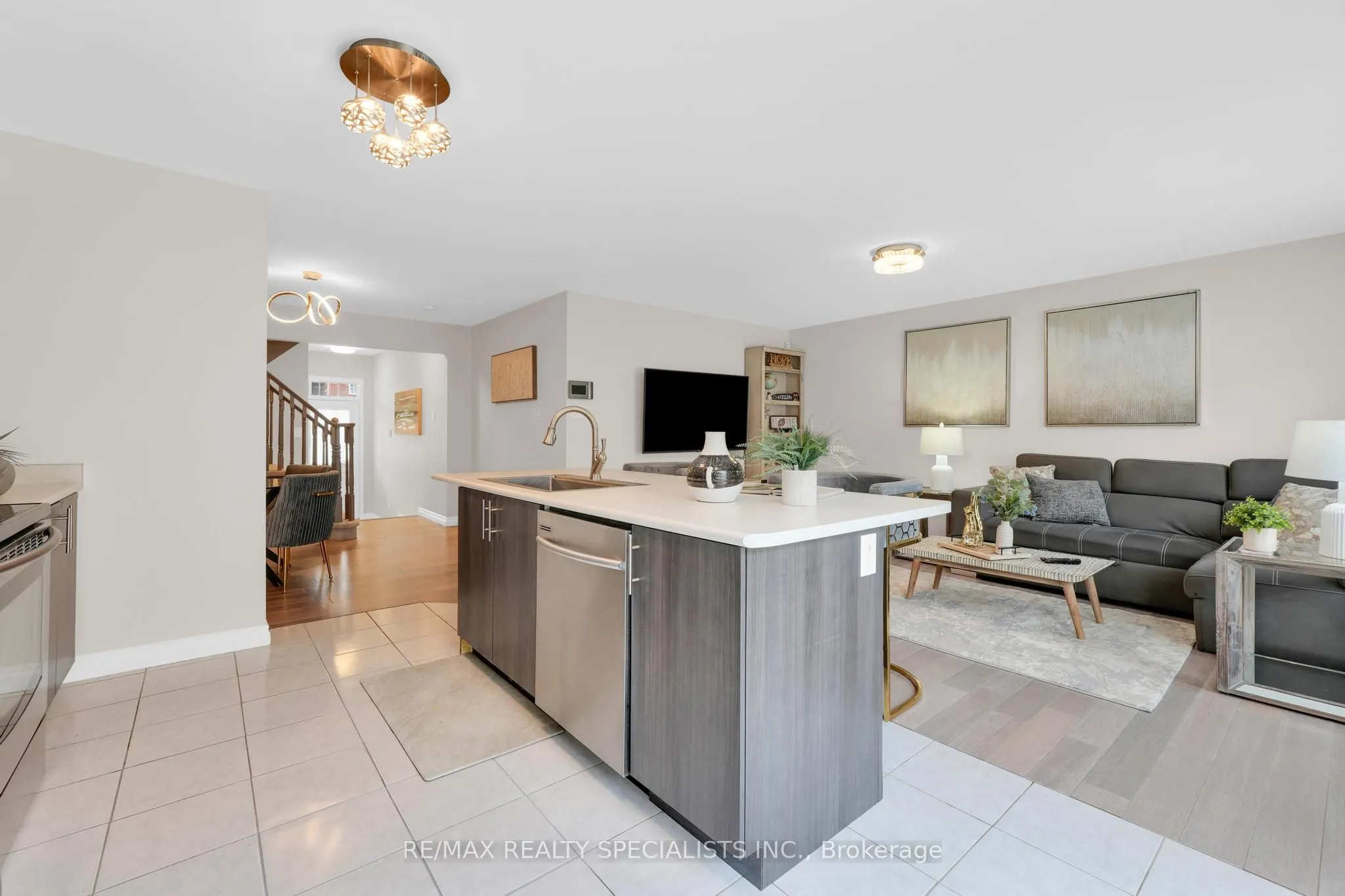 307 Chuchmach Close