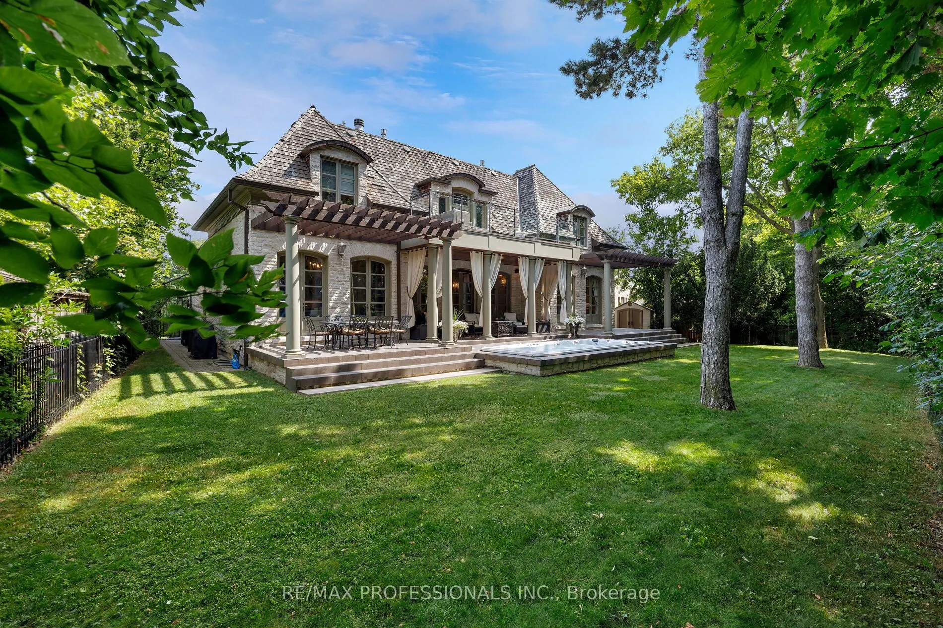 56 Ravenscrest Drive