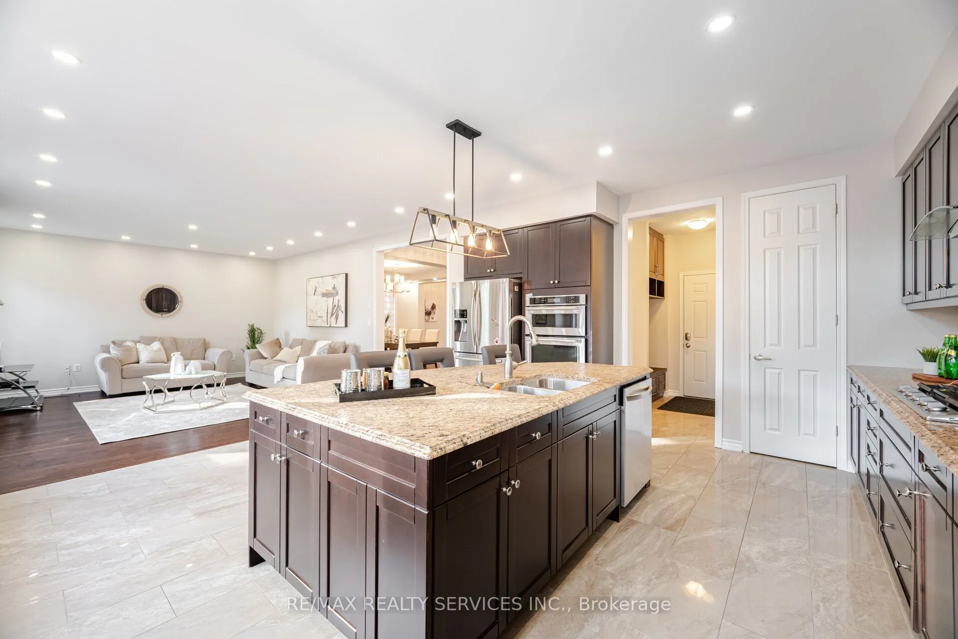 43 Cirrus Crescent