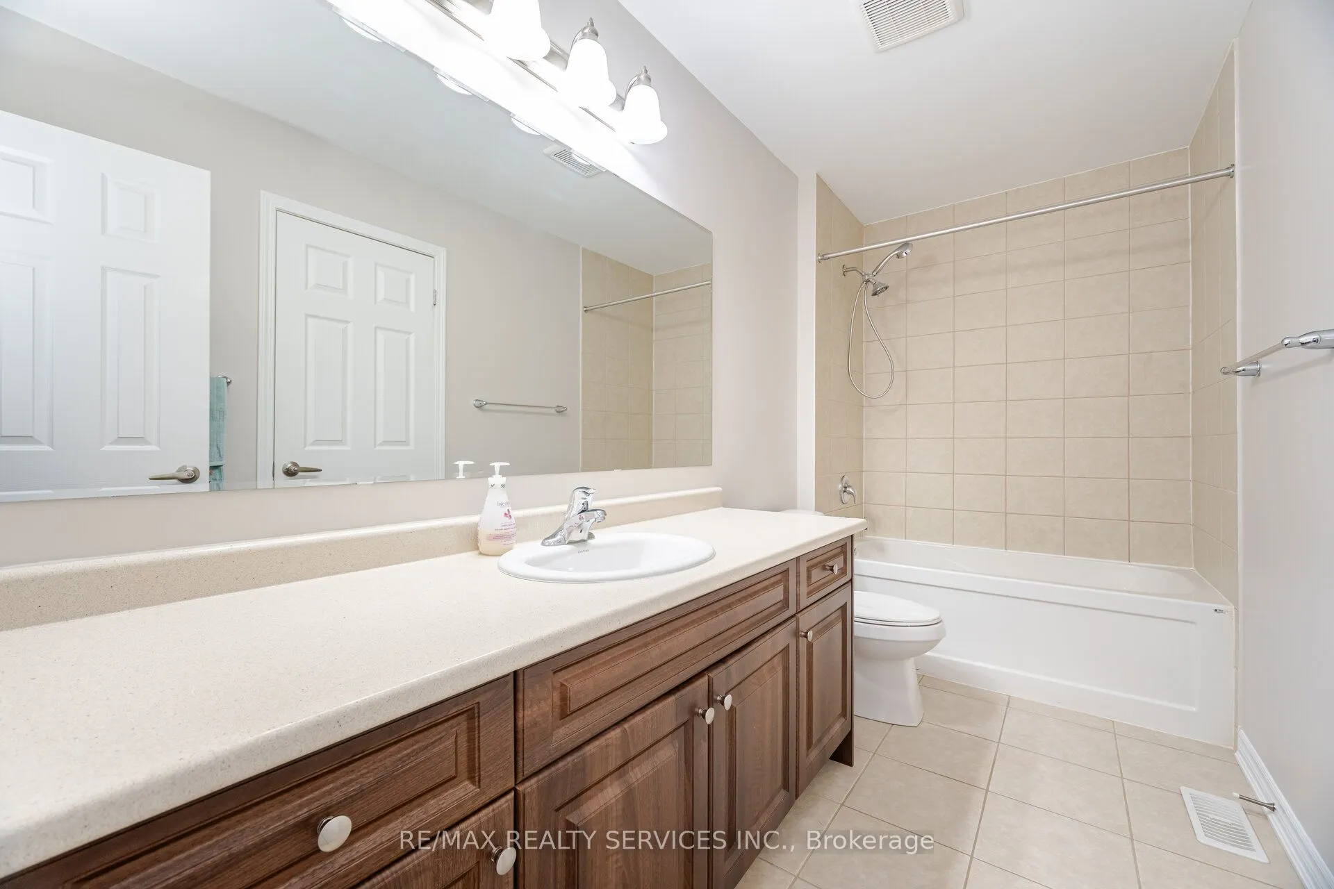 43 Cirrus Crescent