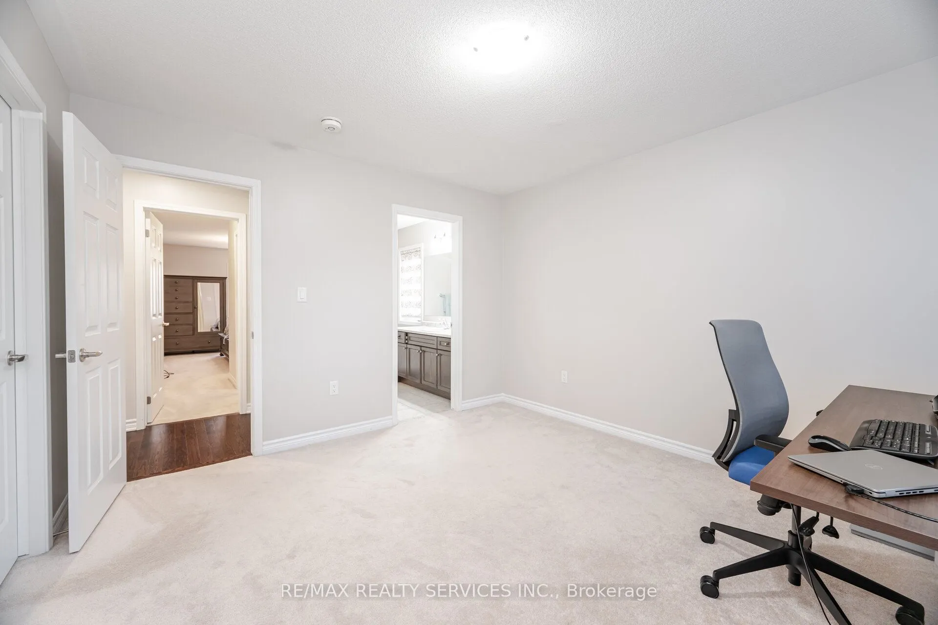 43 Cirrus Crescent