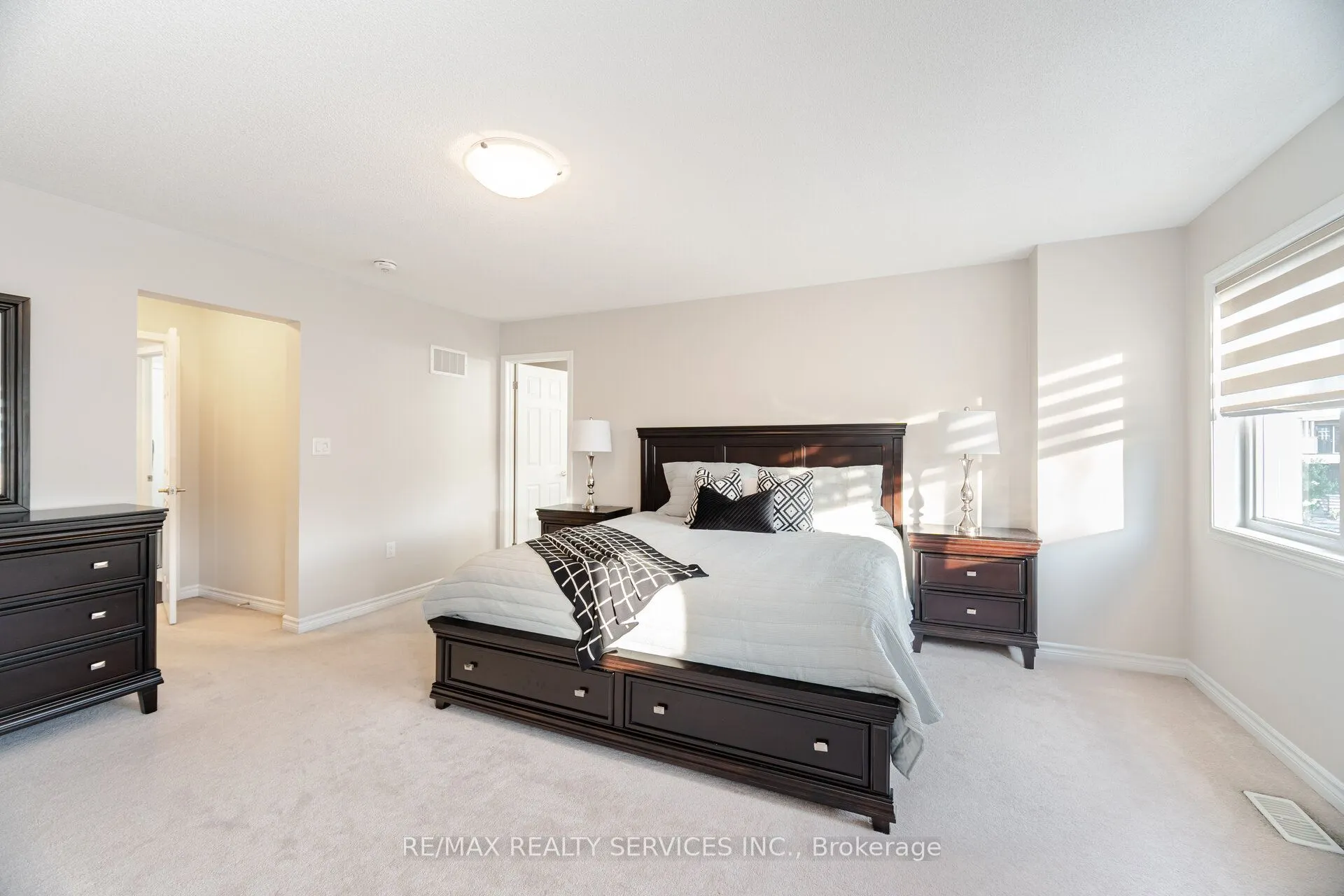 43 Cirrus Crescent
