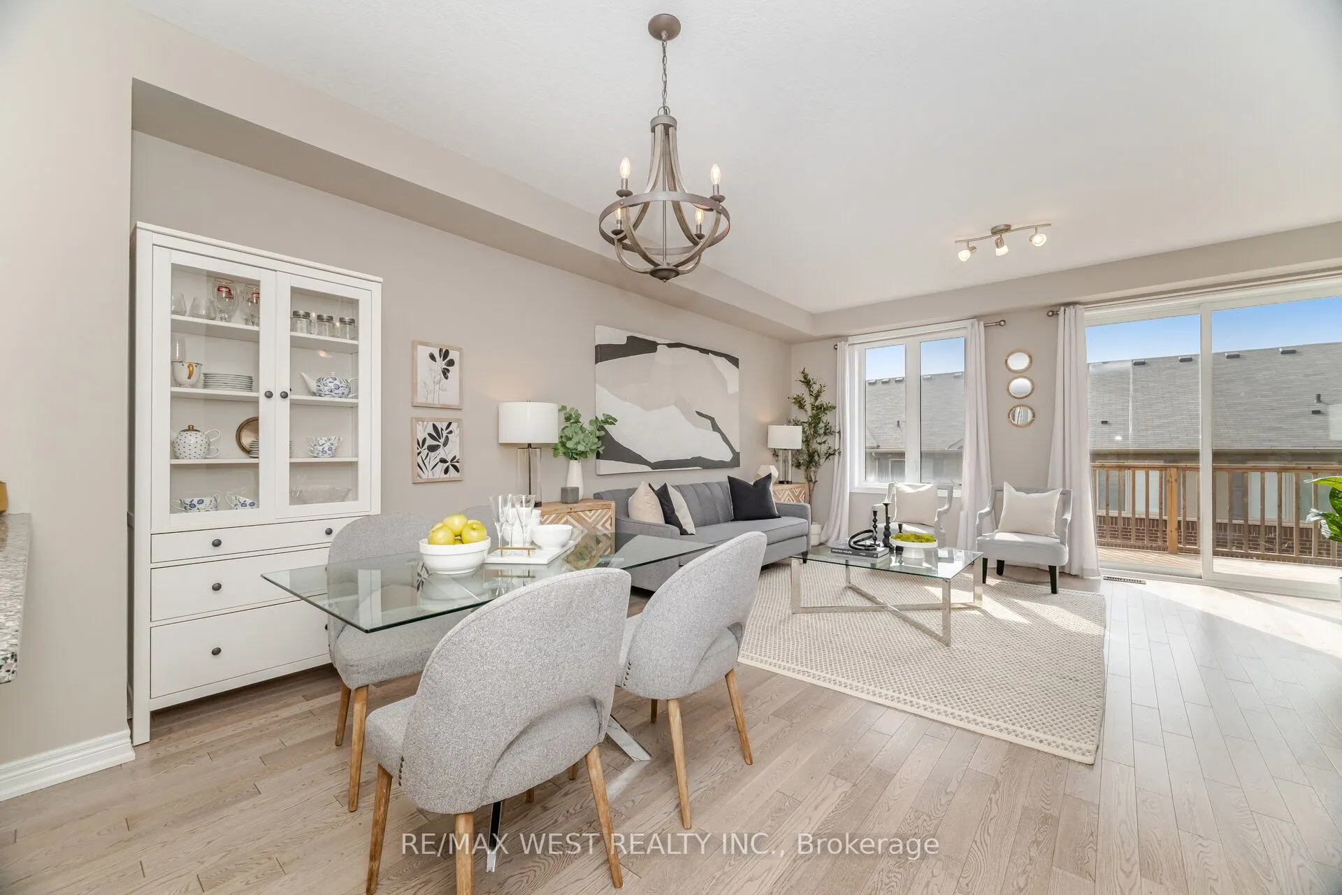 386 Belcourt Common