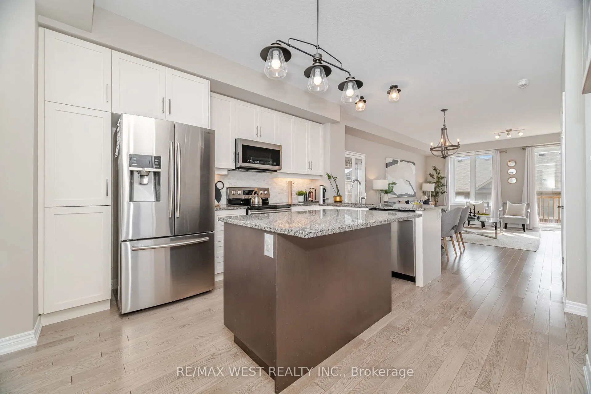 386 Belcourt Common