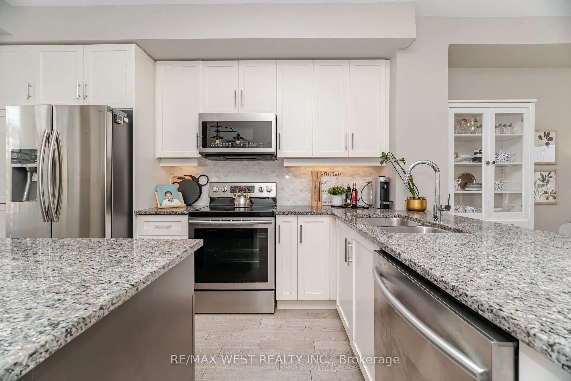 386 Belcourt Common
