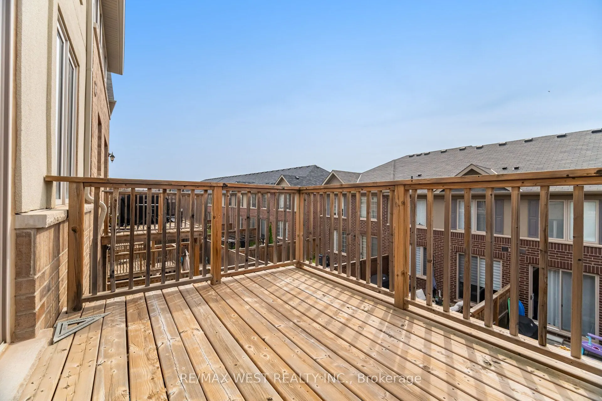 386 Belcourt Common