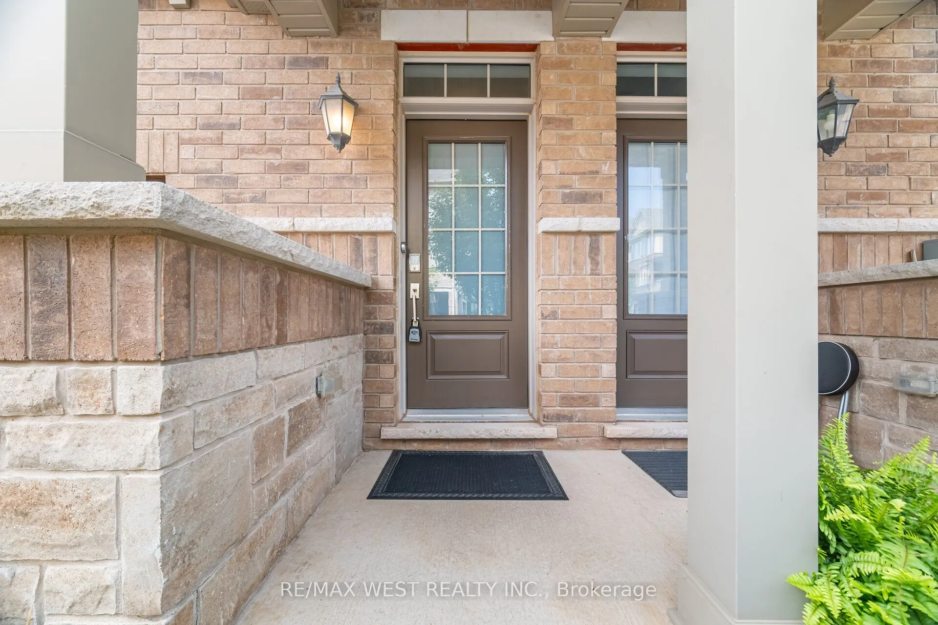 386 Belcourt Common