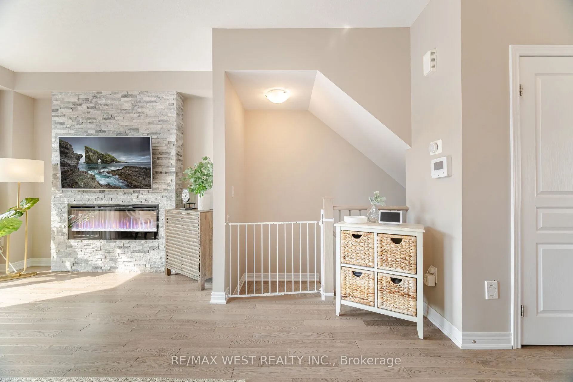 386 Belcourt Common