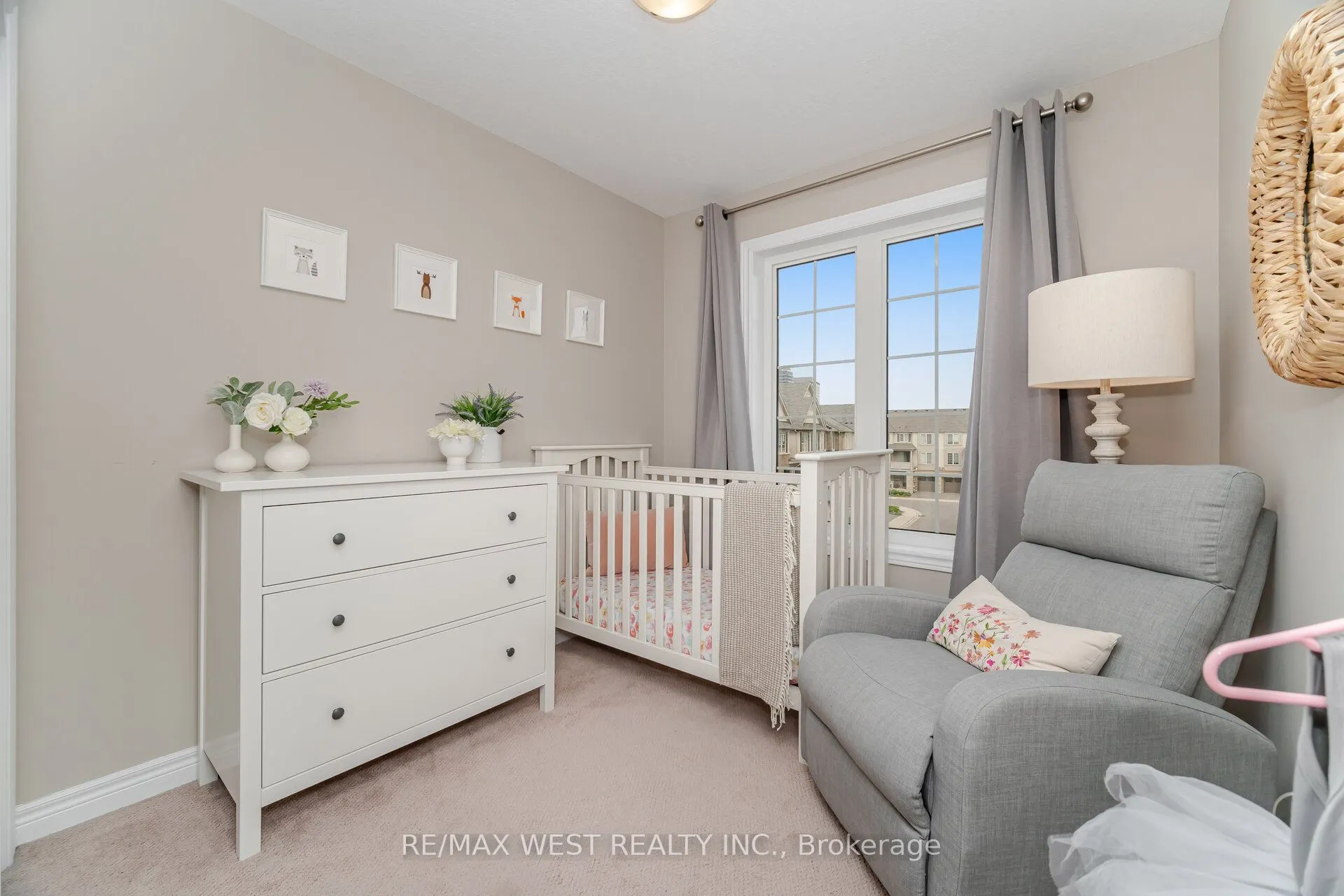 386 Belcourt Common