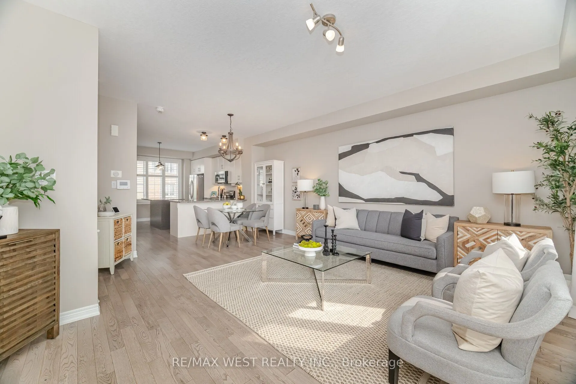 386 Belcourt Common