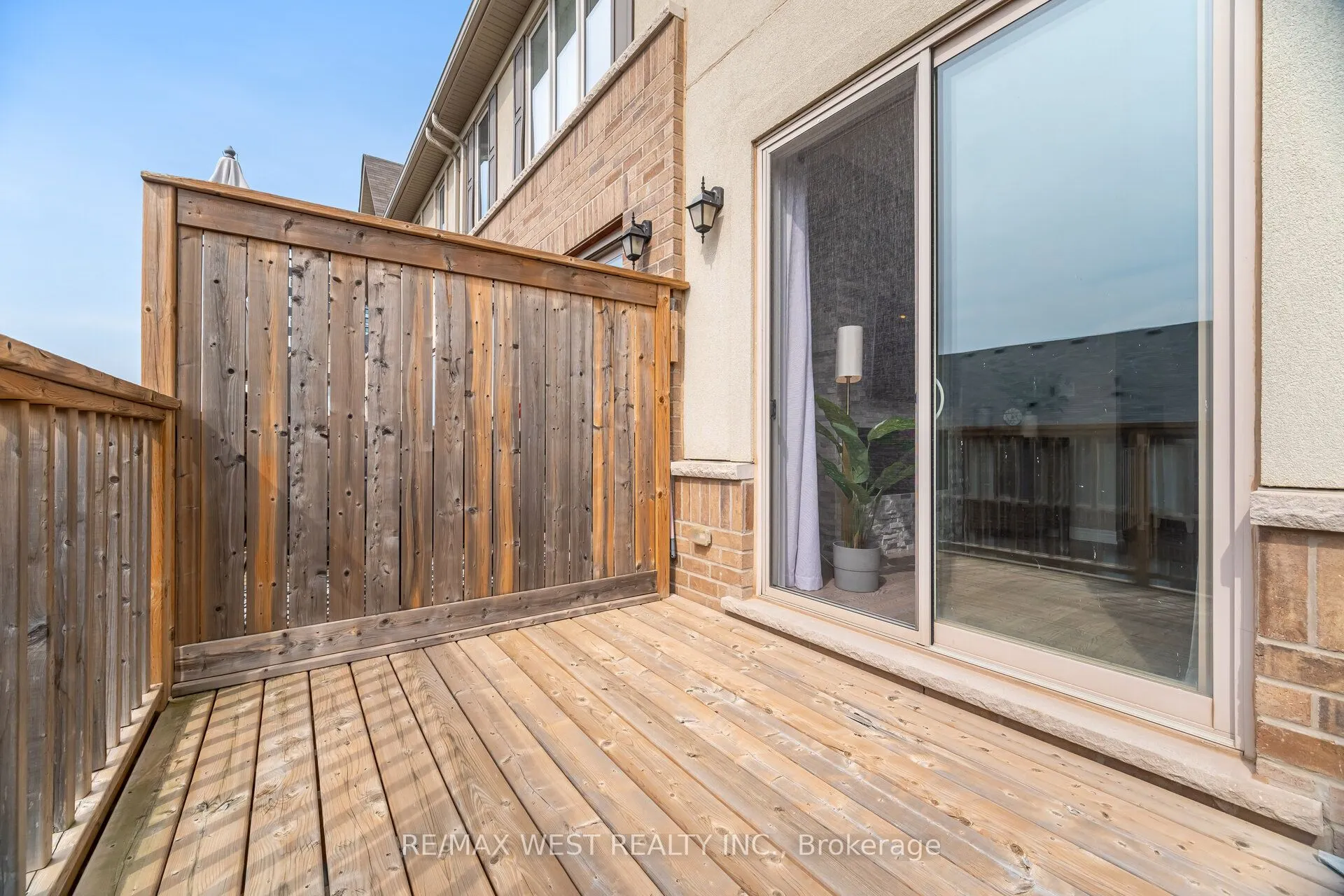 386 Belcourt Common