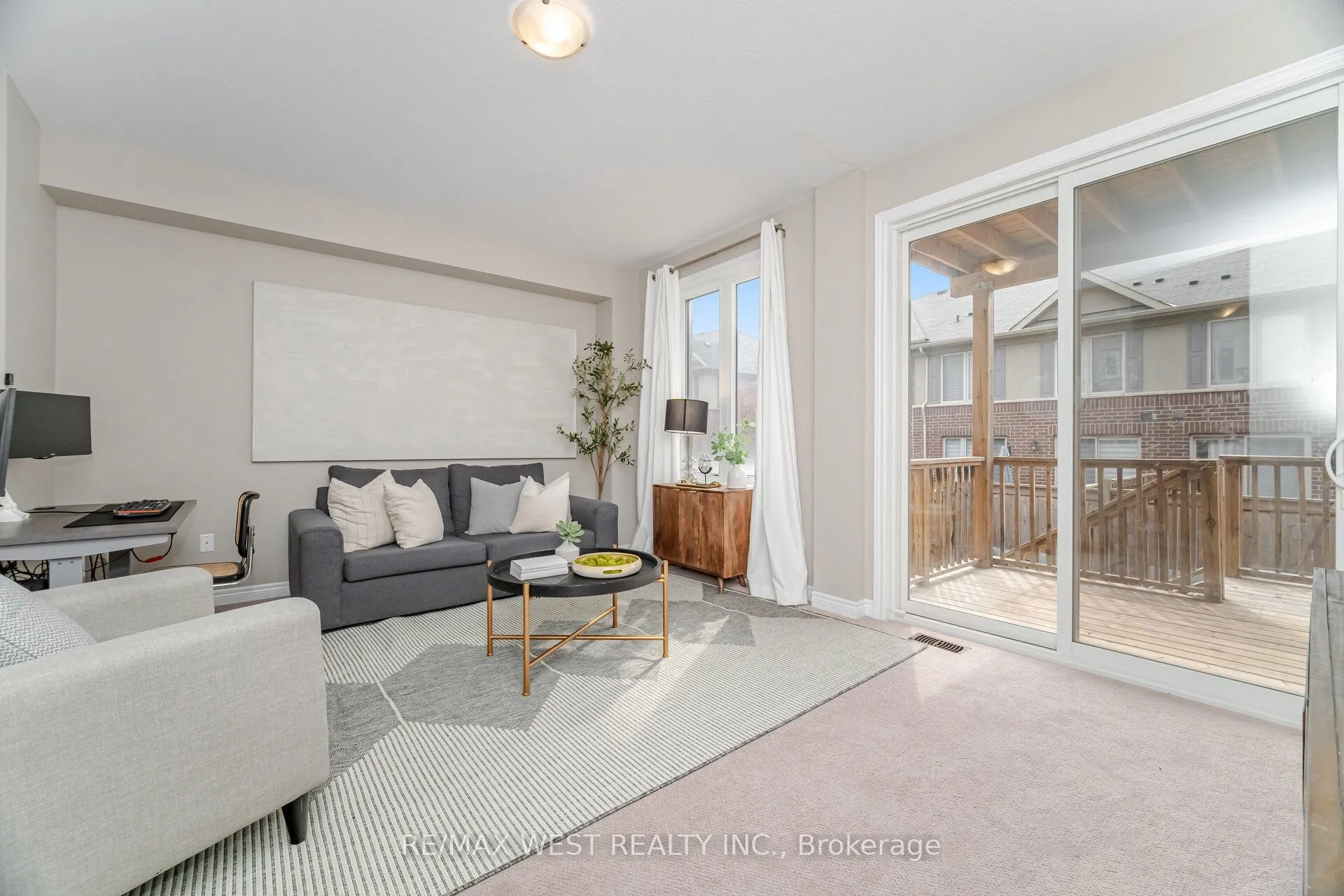386 Belcourt Common