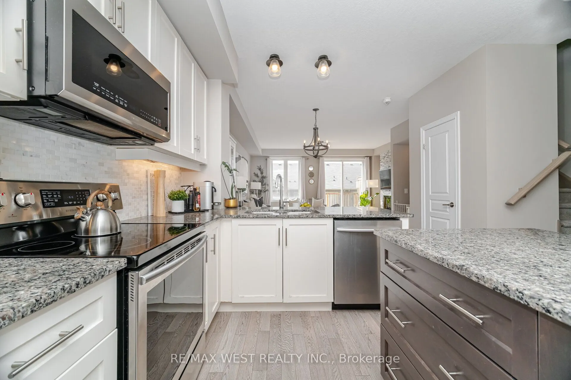 386 Belcourt Common