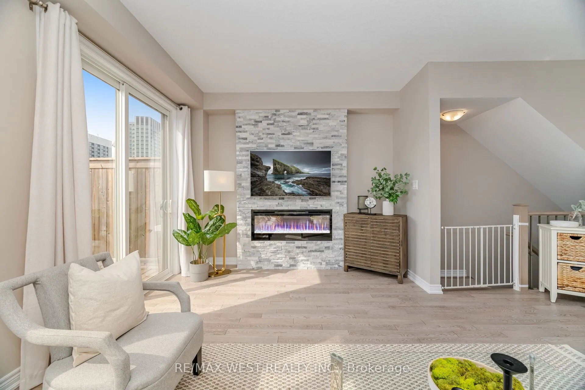 386 Belcourt Common