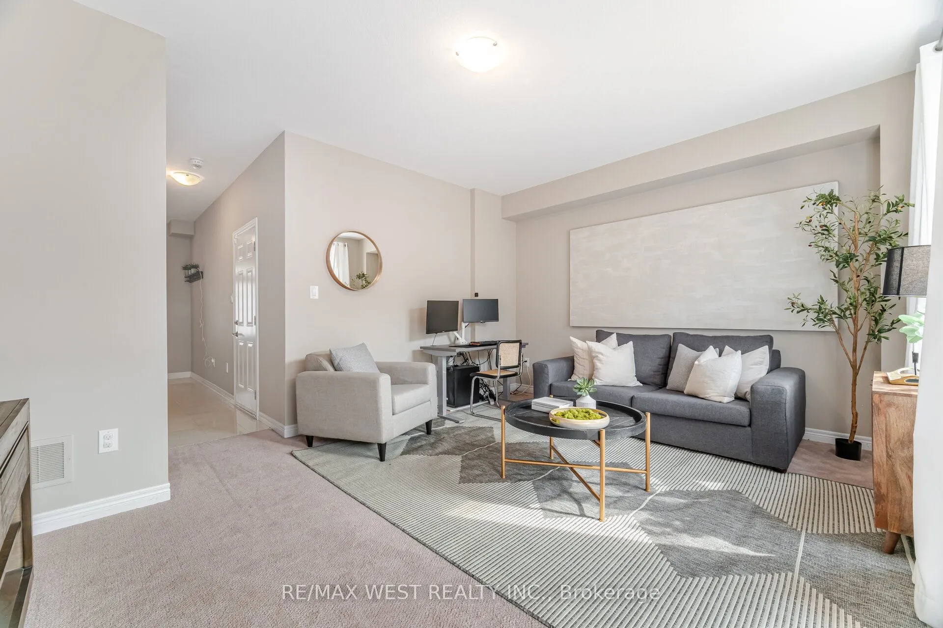 386 Belcourt Common