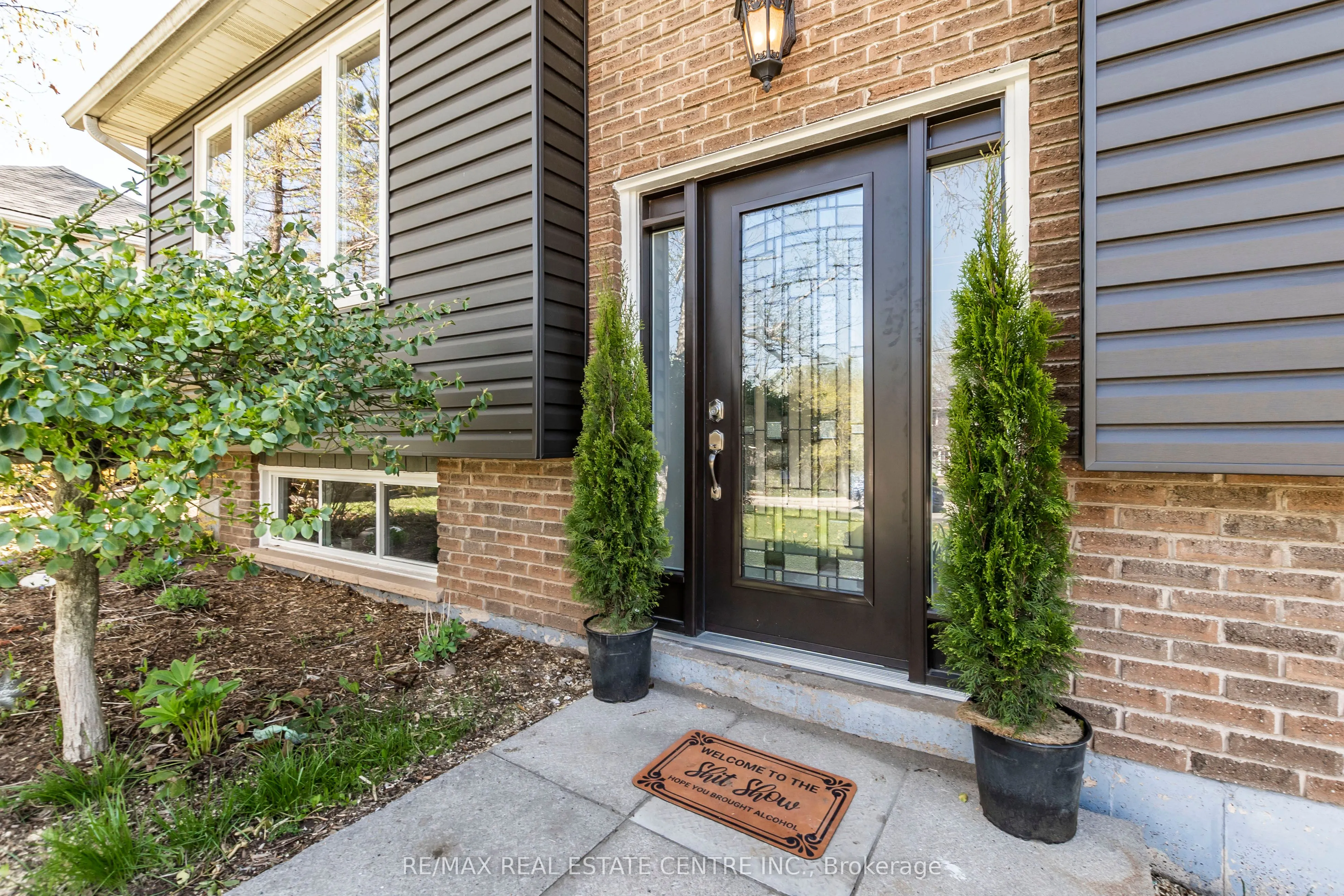 12 Cobblehill Road