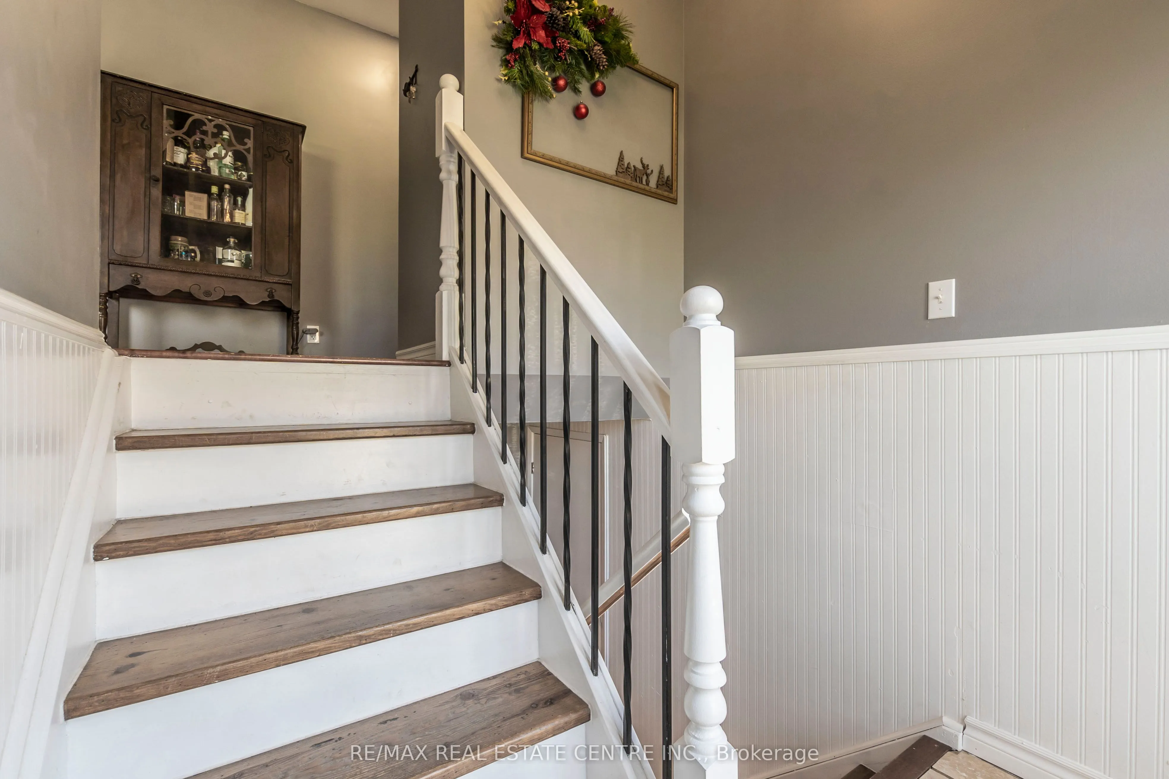 12 Cobblehill Road