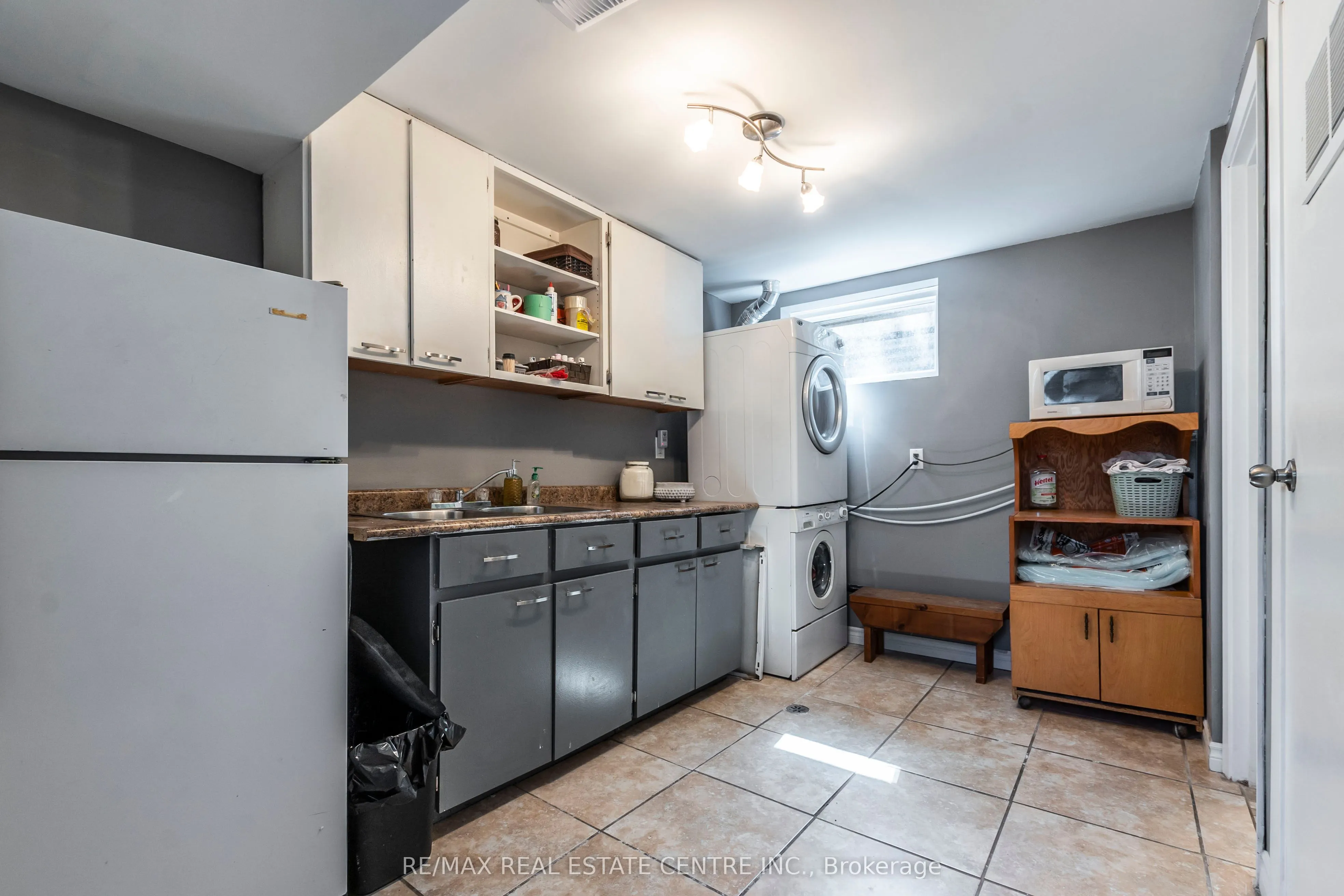 12 Cobblehill Road