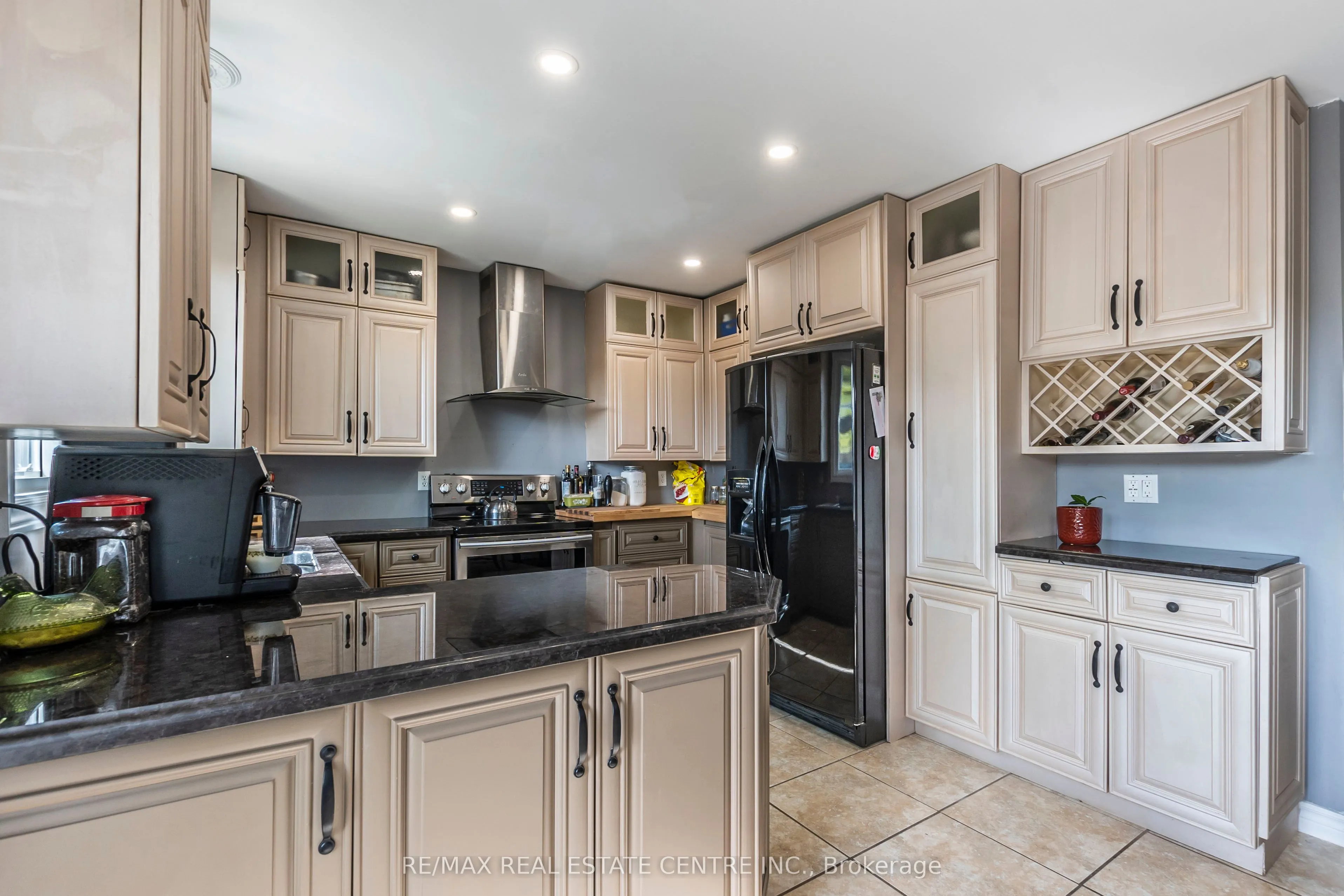 12 Cobblehill Road