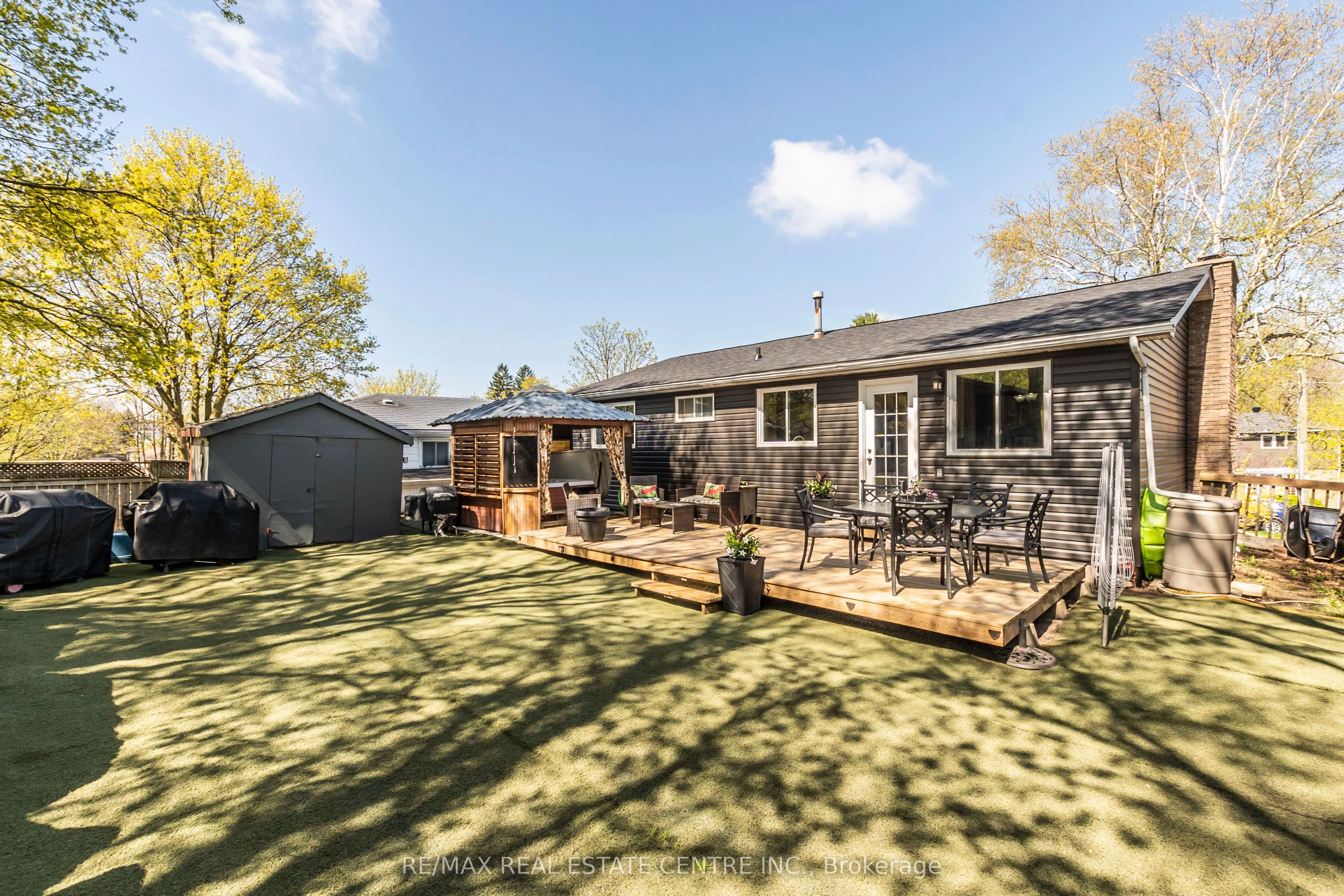 12 Cobblehill Road