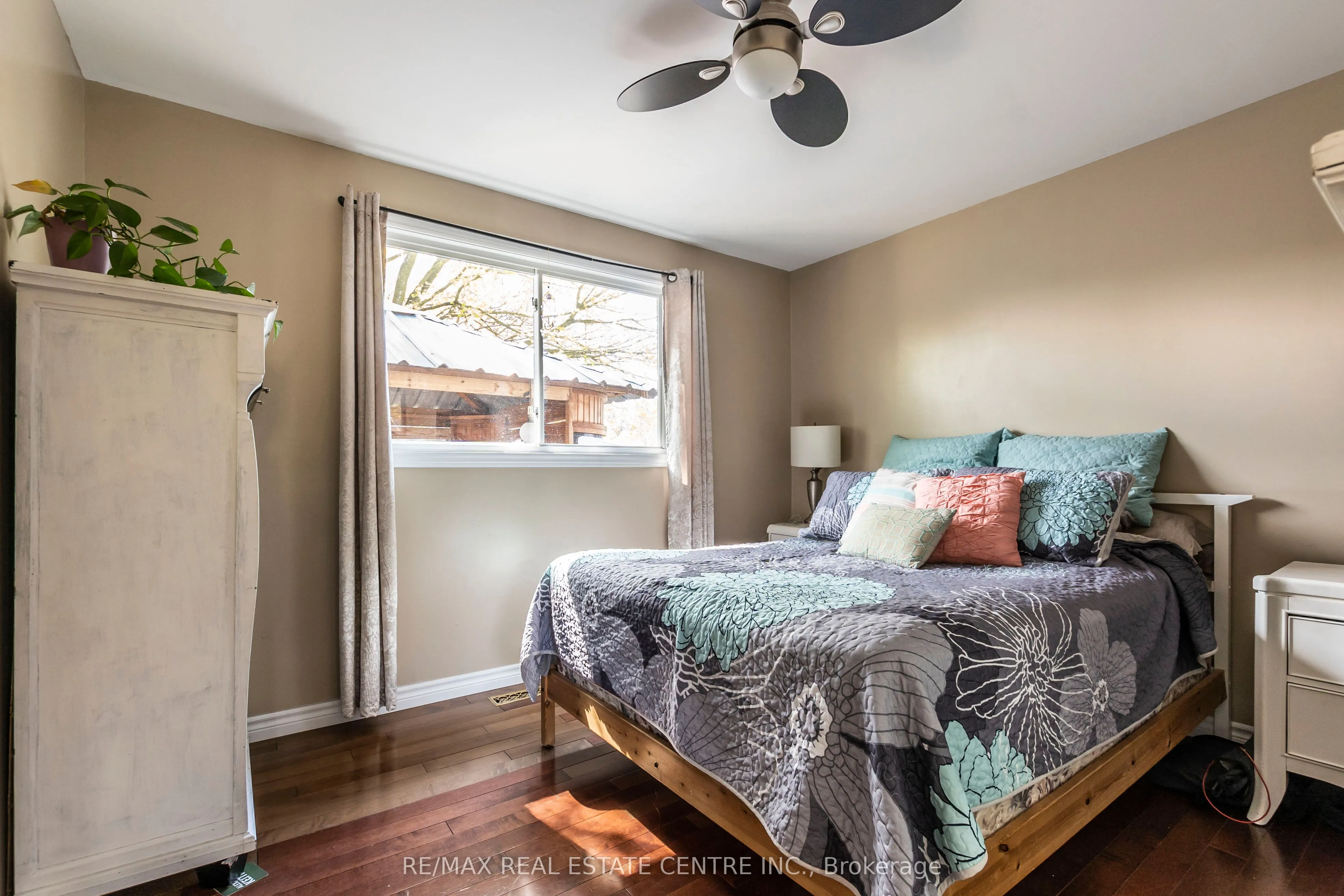 12 Cobblehill Road