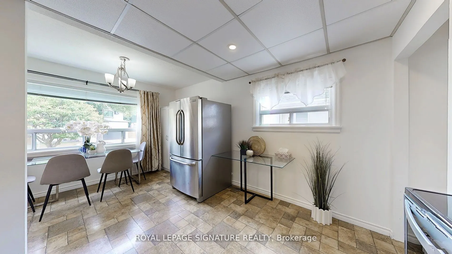 48 Acorn Avenue W