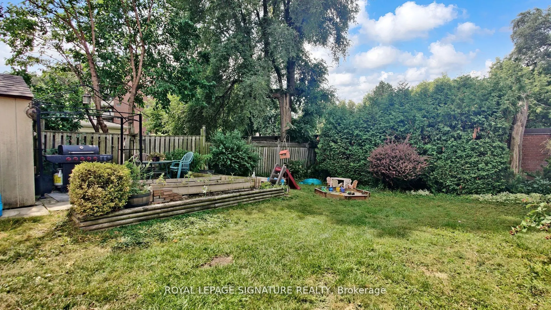48 Acorn Avenue W