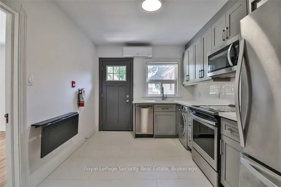 3317 Lake Shore Boulevard W, #3
