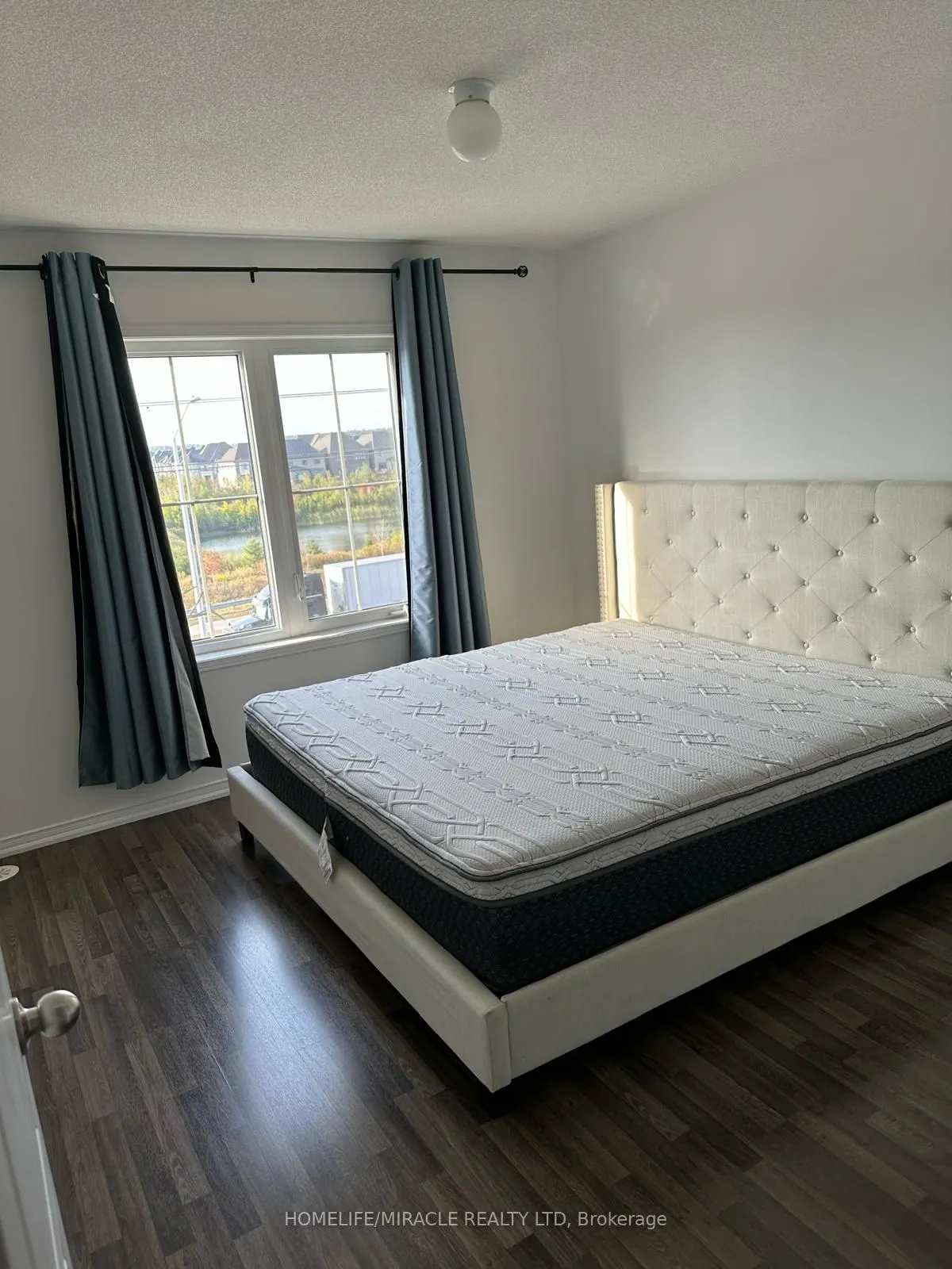 2508 POST Road, #18