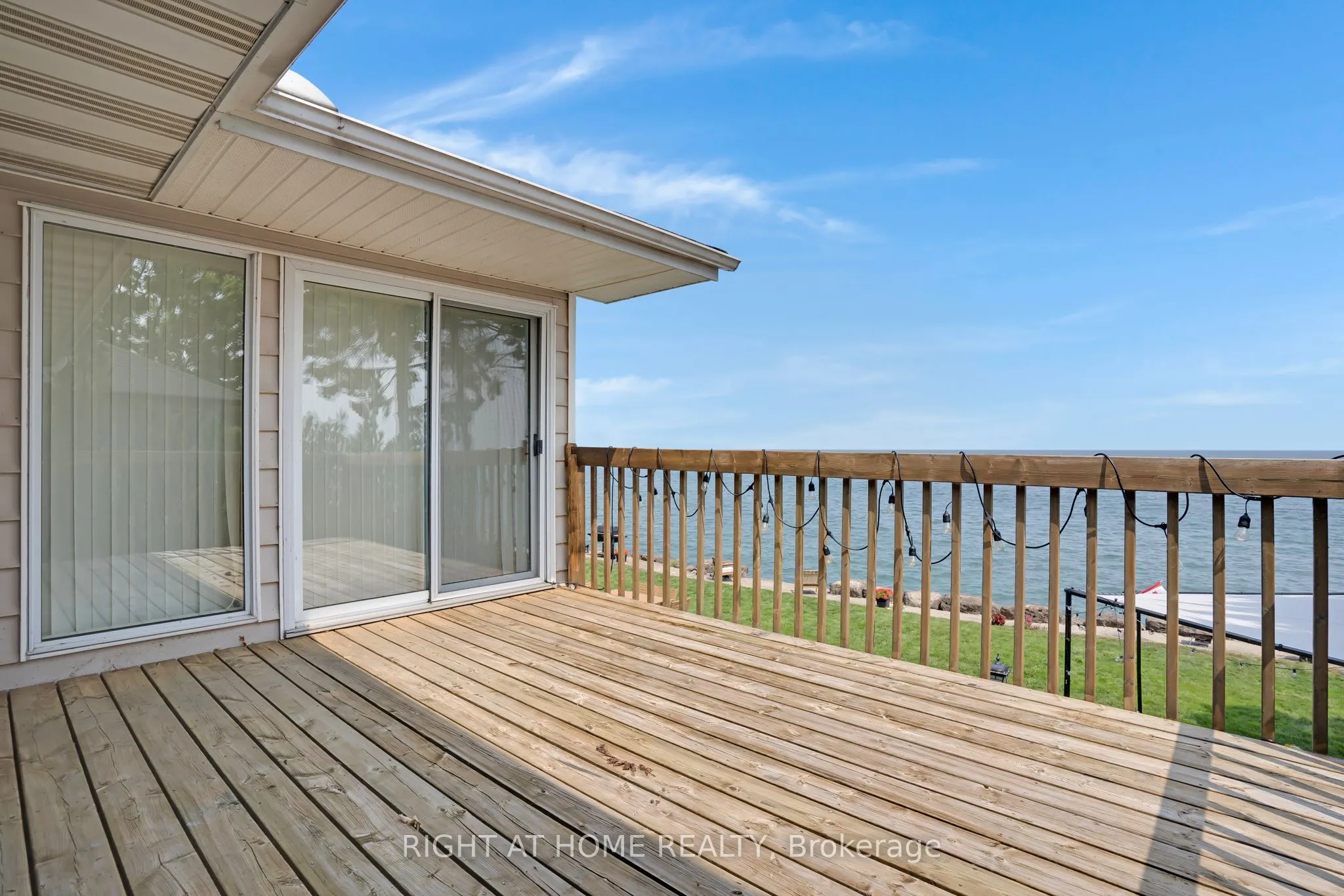 1360 LAKESHORE Road W