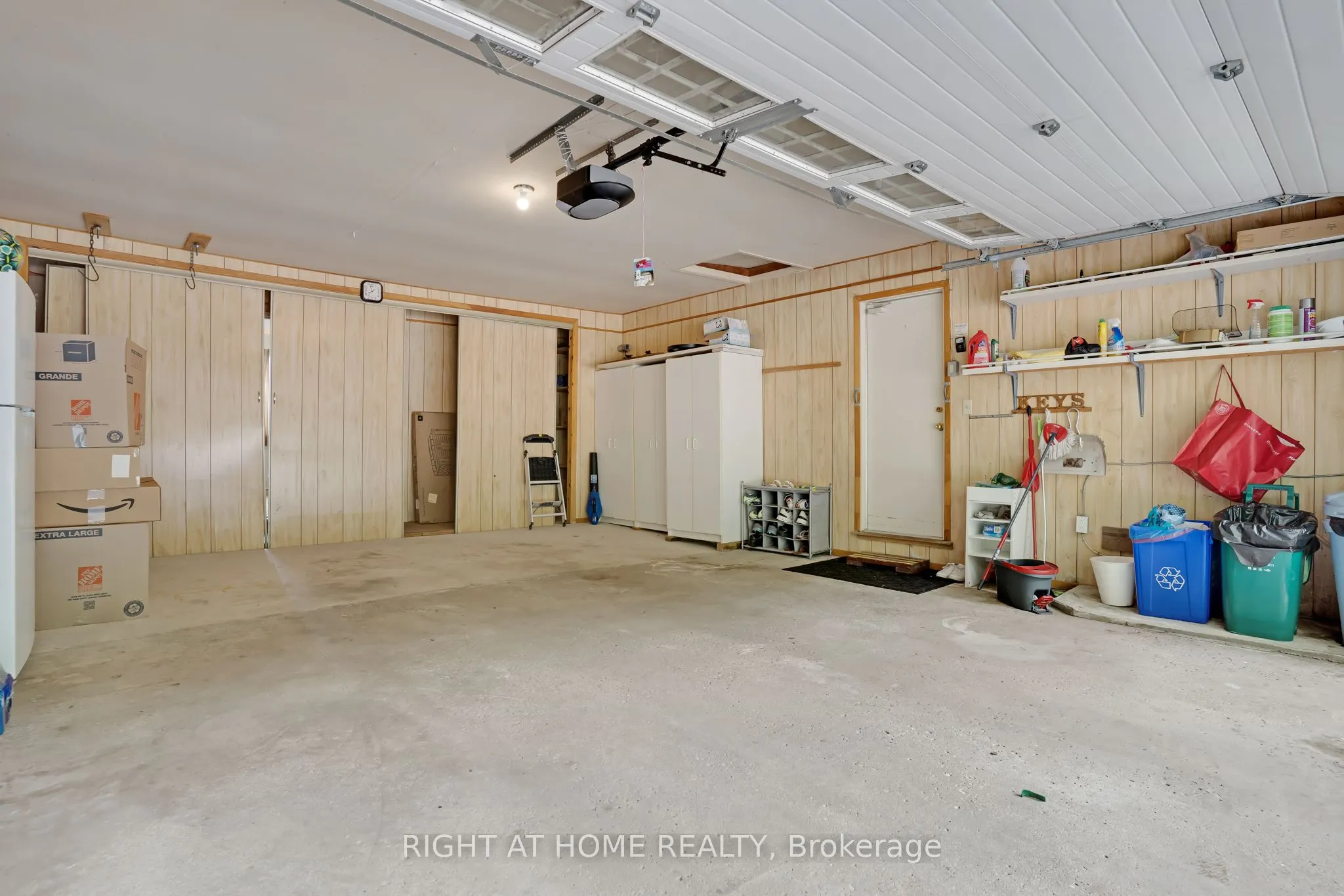 1360 LAKESHORE Road W