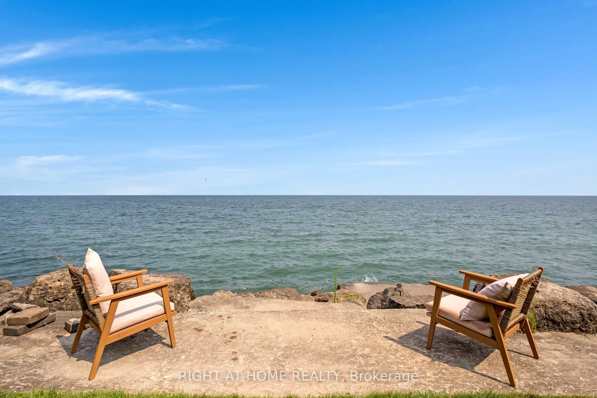 1360 LAKESHORE Road W