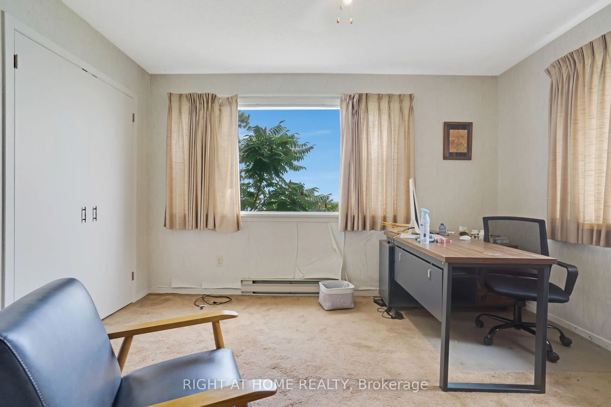 1360 LAKESHORE Road W