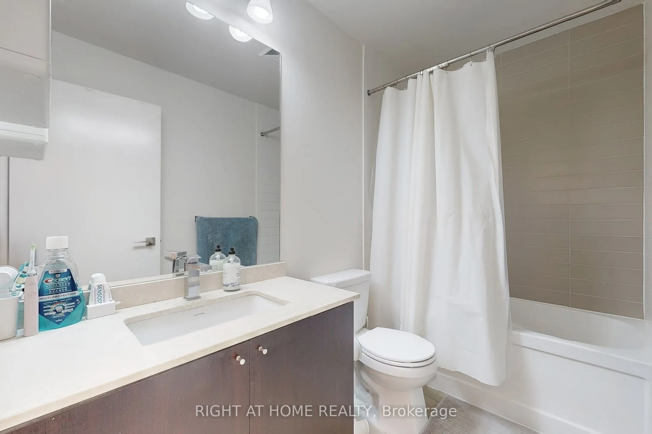 510 Curran Place, #2303