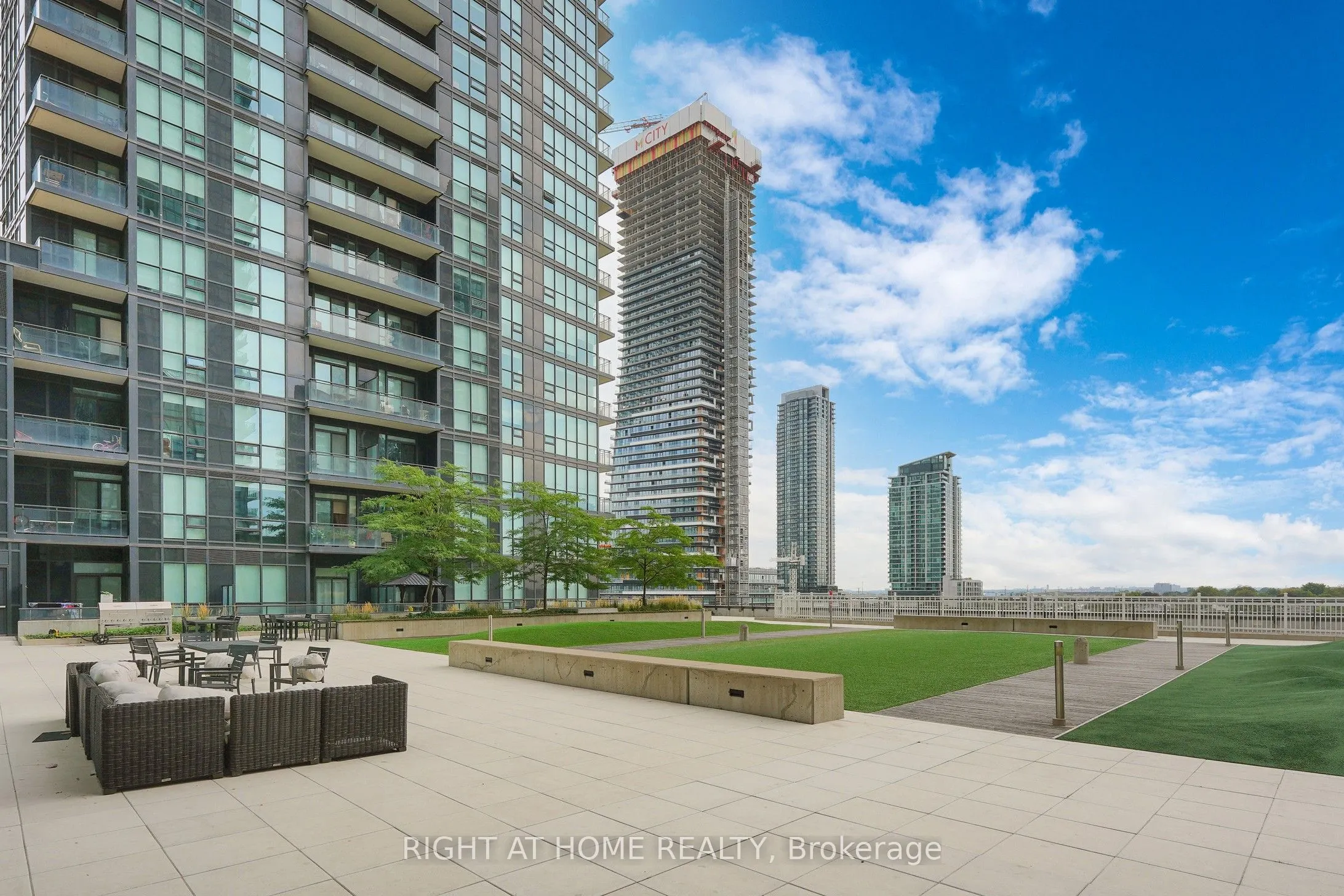 510 Curran Place, #2303