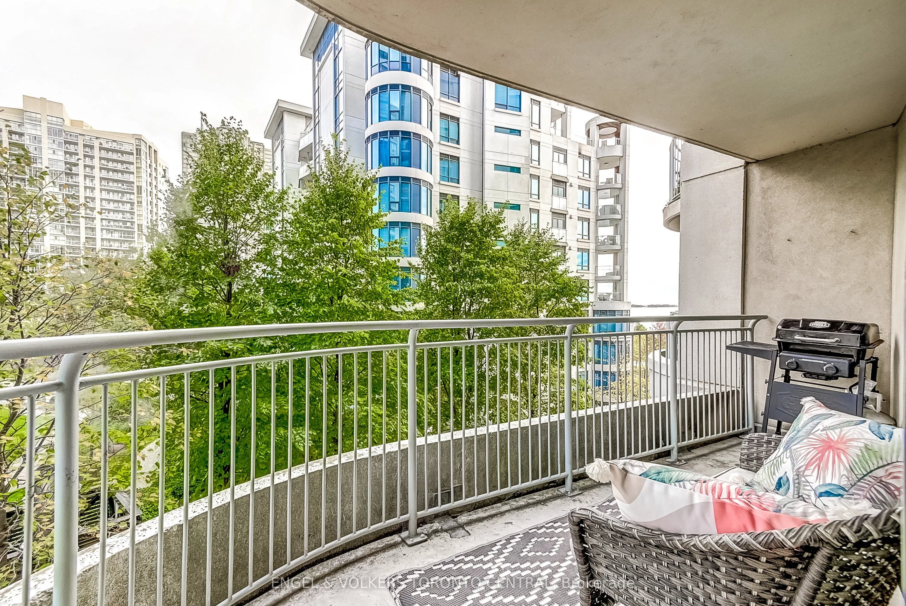 2111 Lake Shore Boulevard W, #319
