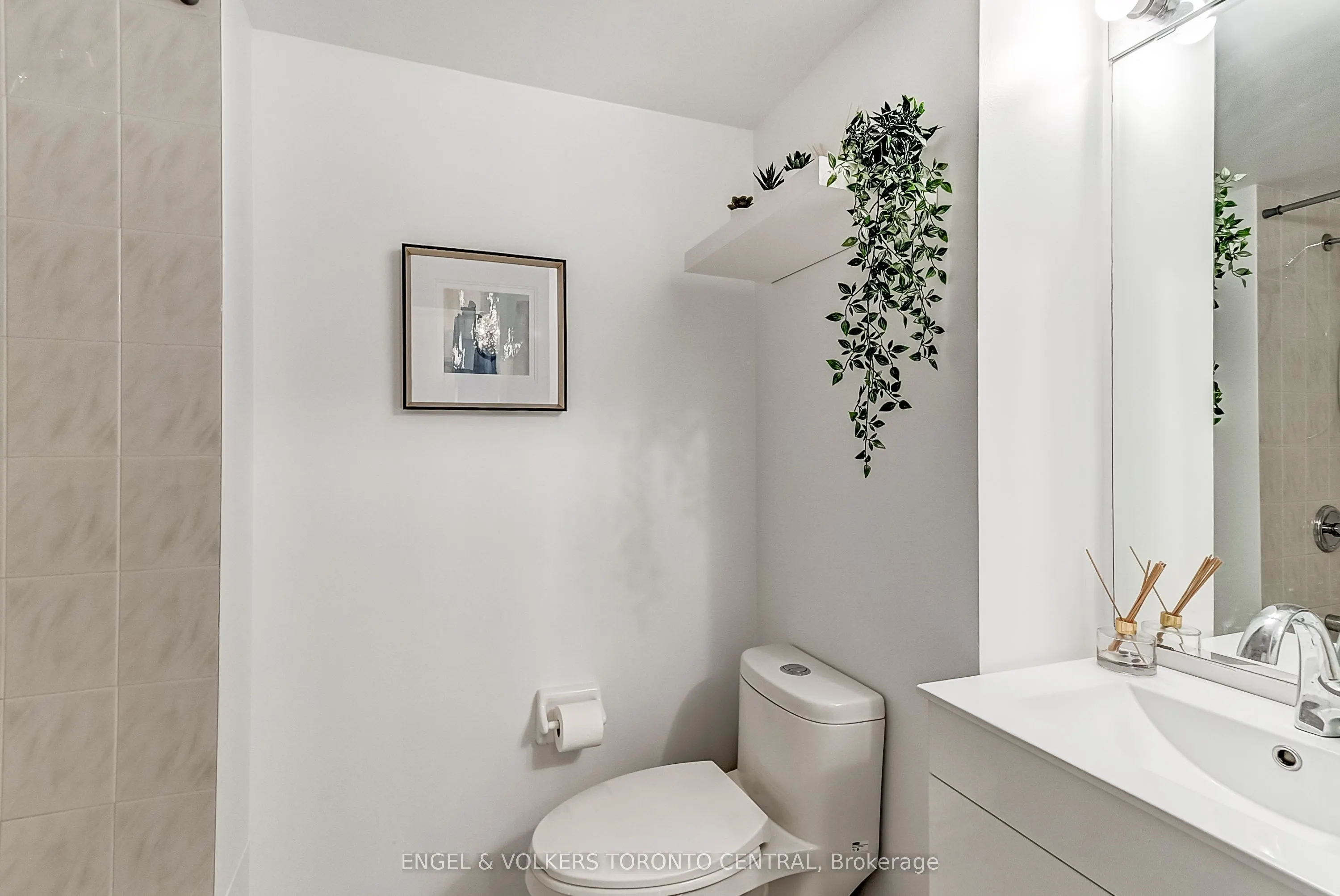 2111 Lake Shore Boulevard W, #319