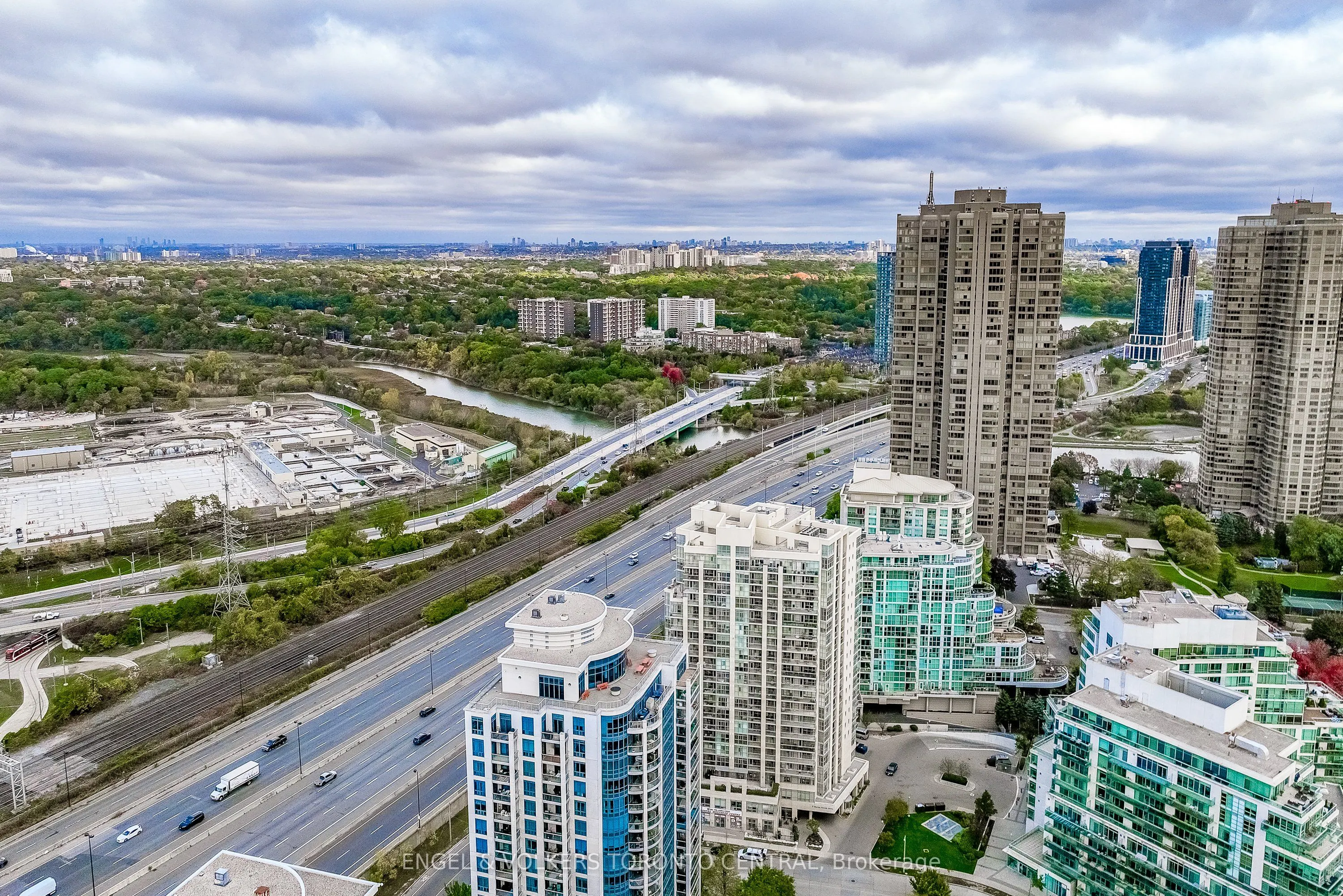 2111 Lake Shore Boulevard W, #319